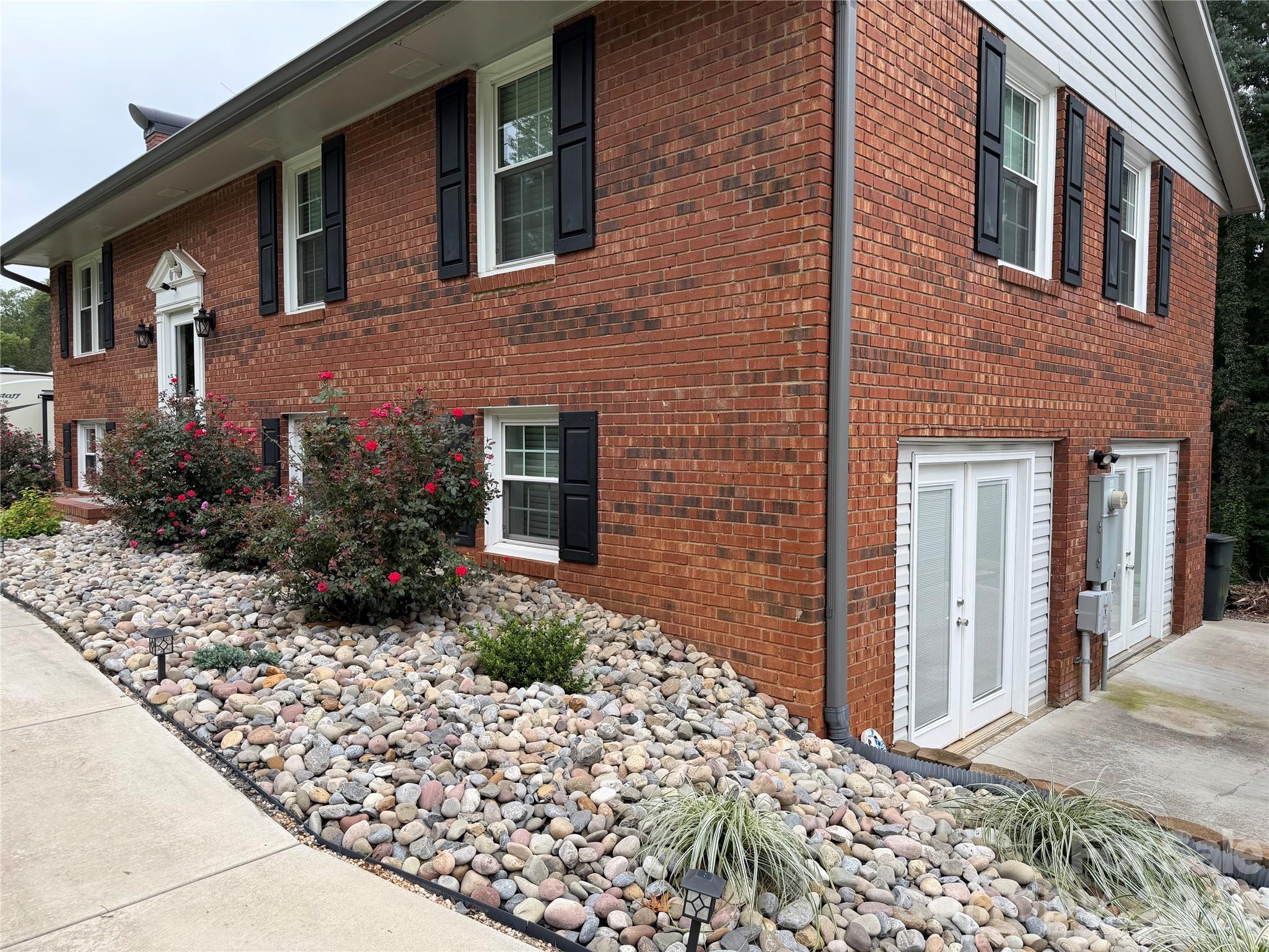 1000 Beaumont Poplar Street — North Wilkesboro