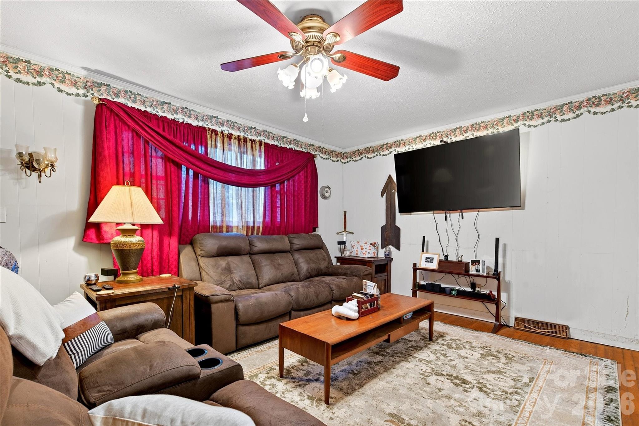 55 Edwards Drive — Nebo