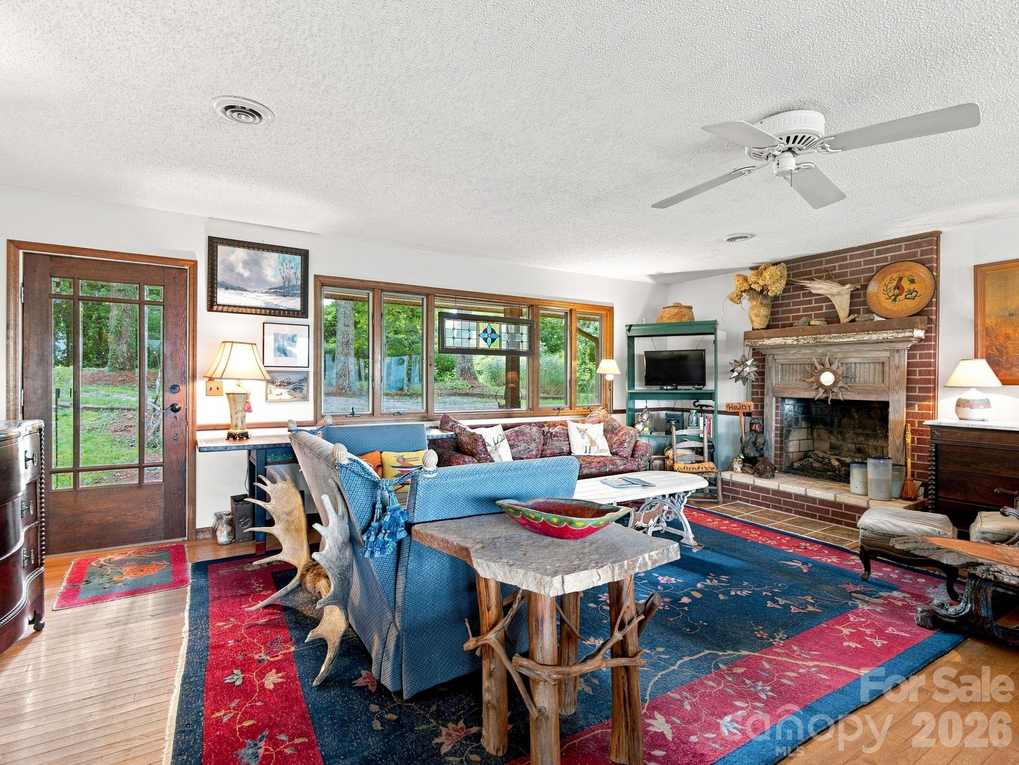 327 Summit Road — Tryon