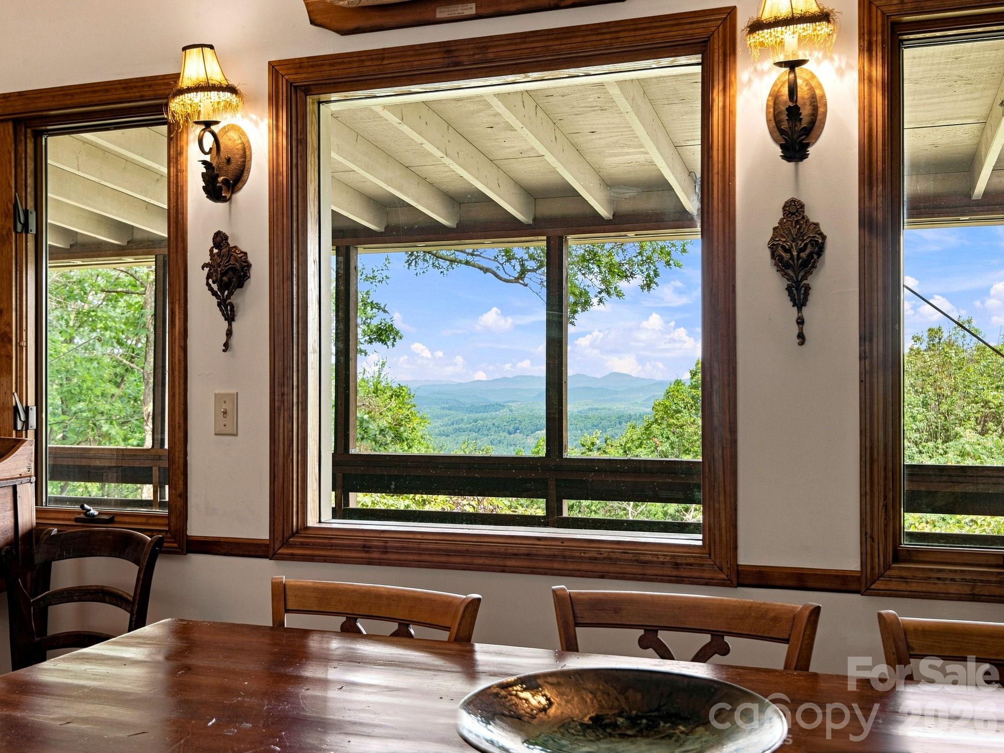327 Summit Road — Tryon