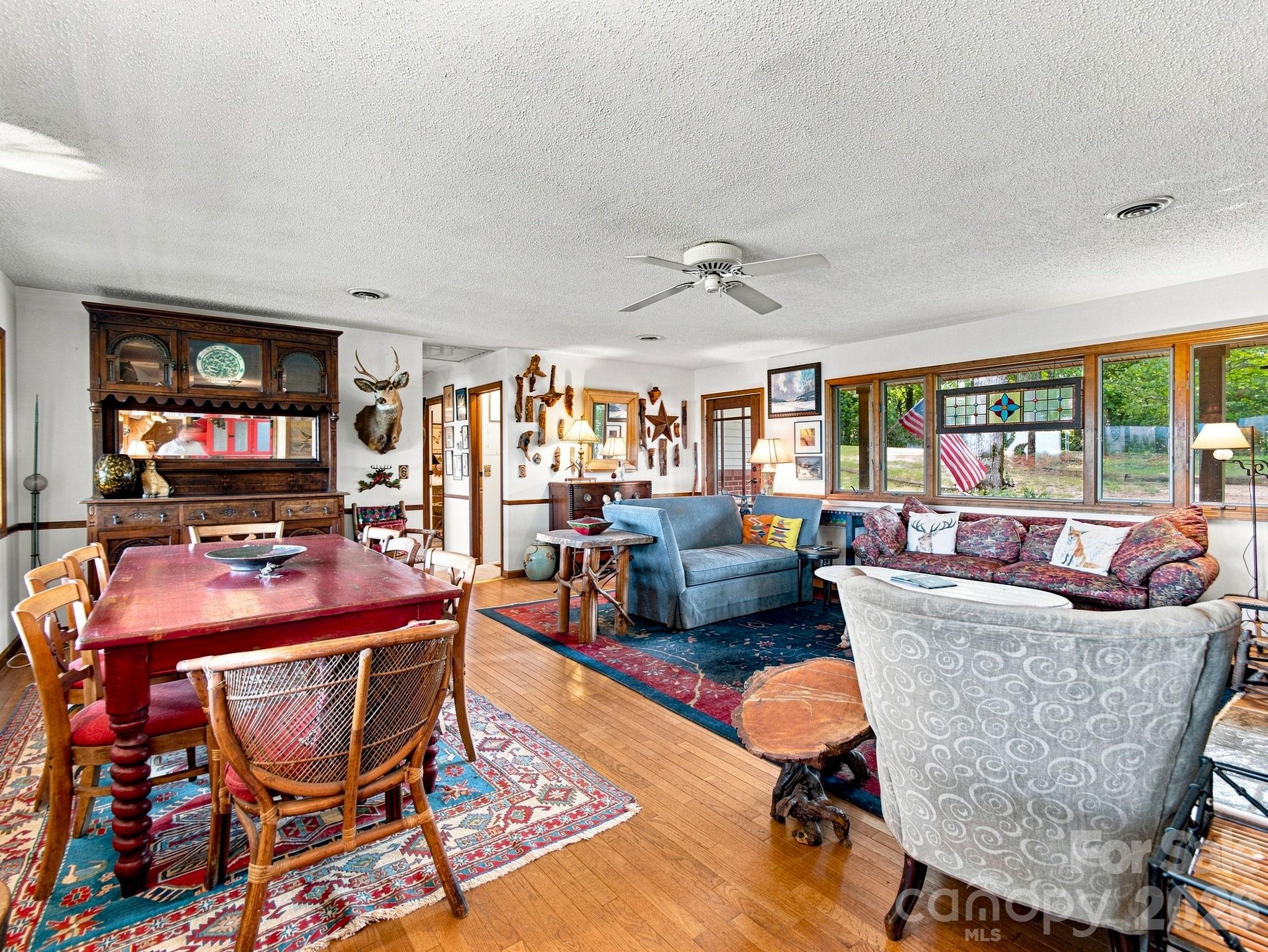 327 Summit Road — Tryon
