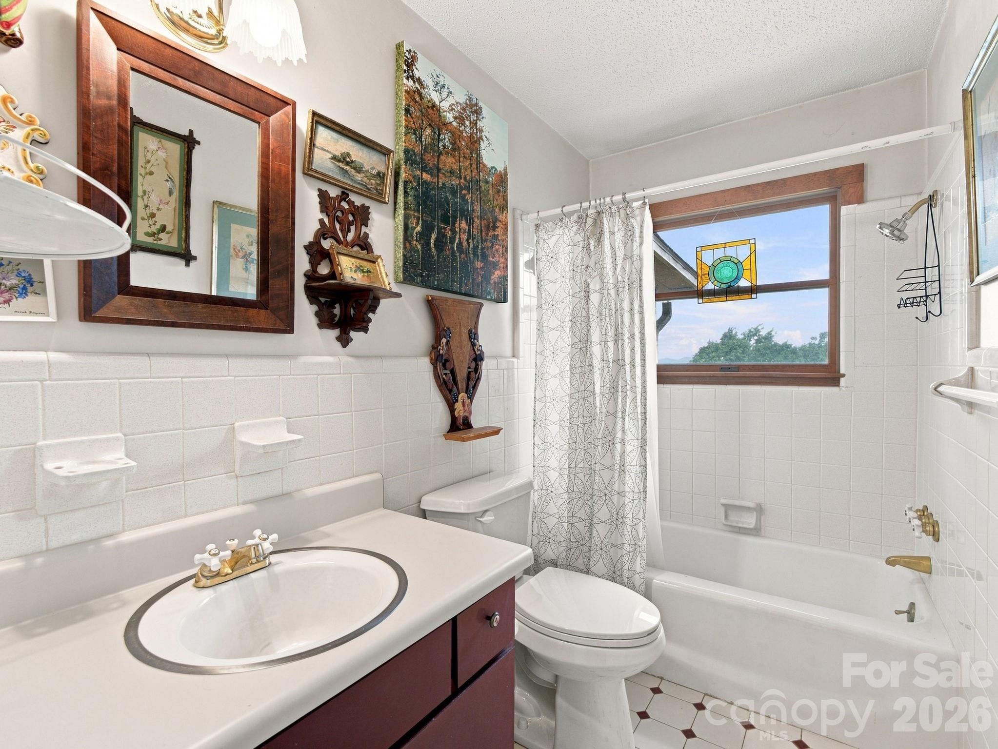 327 Summit Road — Tryon