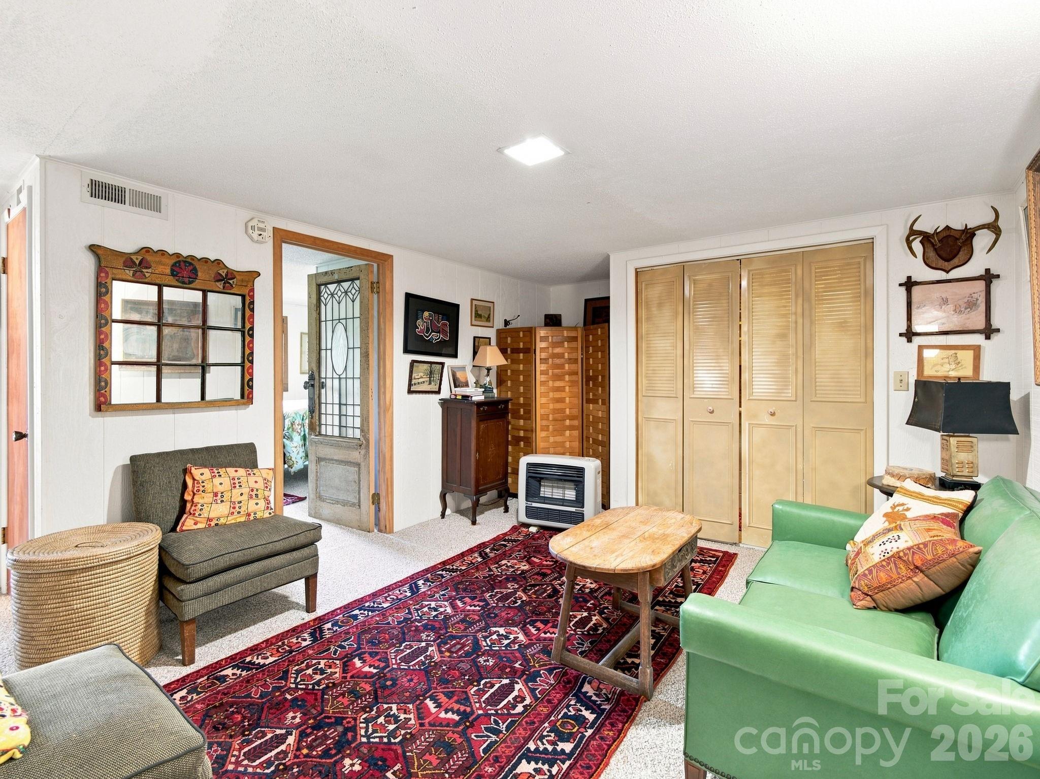 327 Summit Road — Tryon