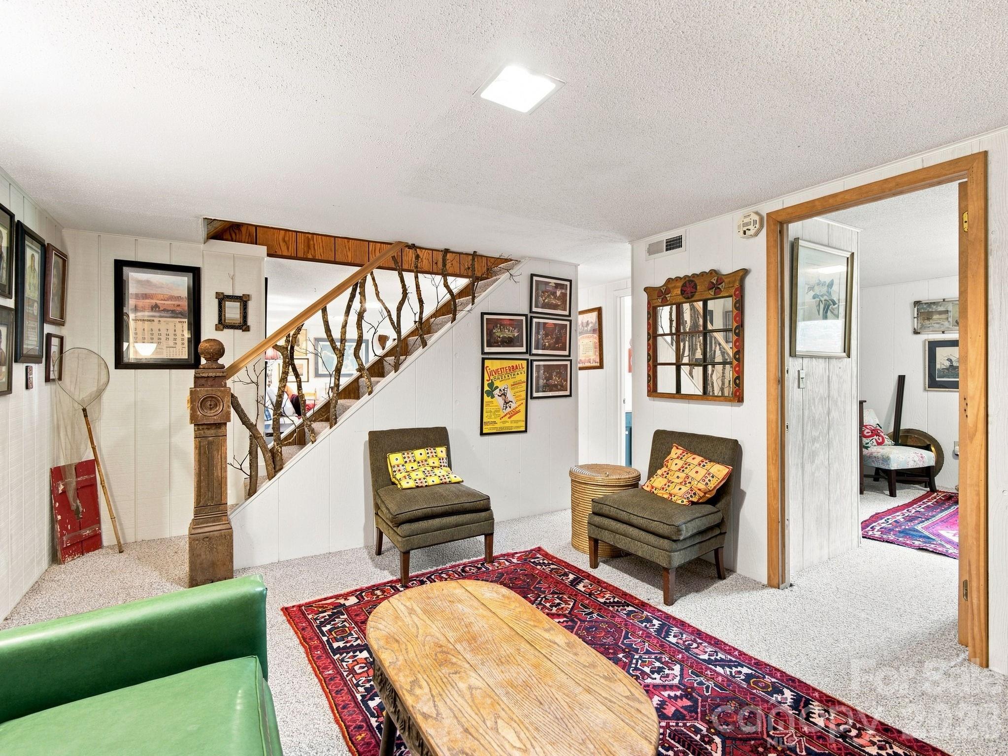 327 Summit Road — Tryon