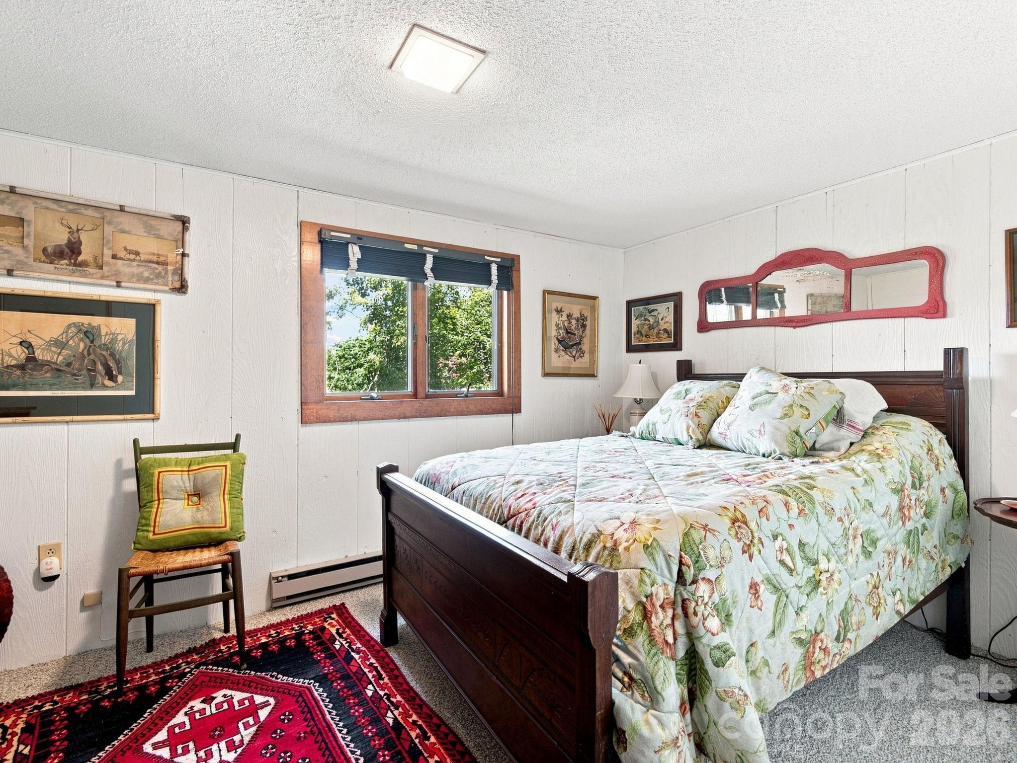 327 Summit Road — Tryon