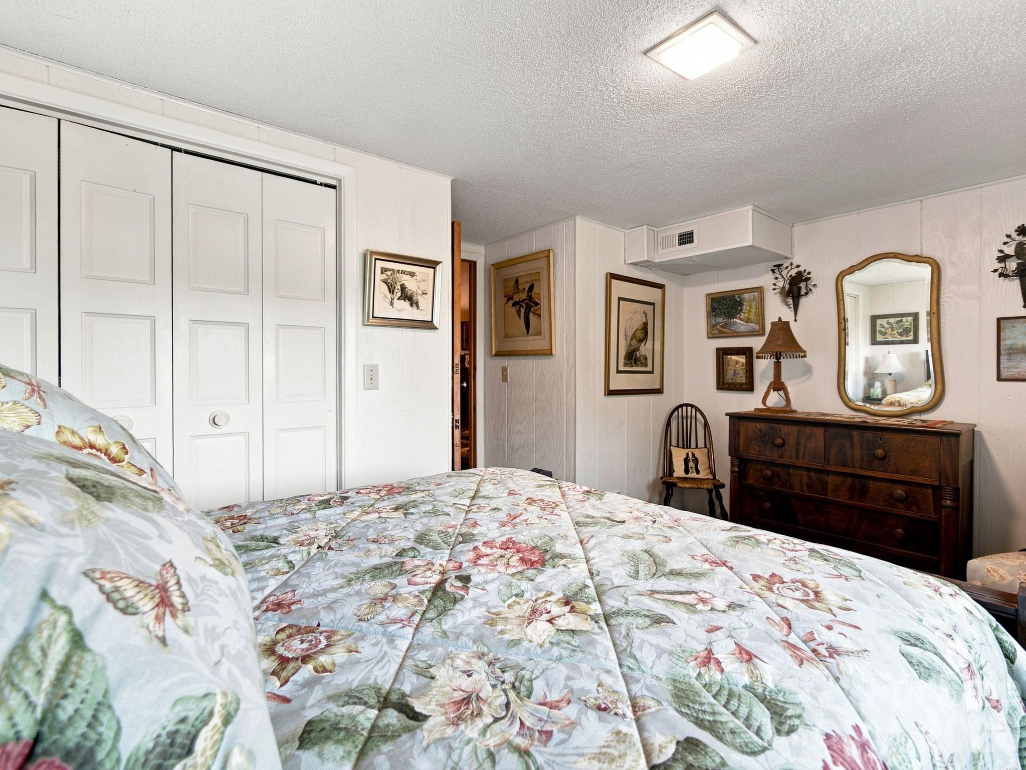 327 Summit Road — Tryon