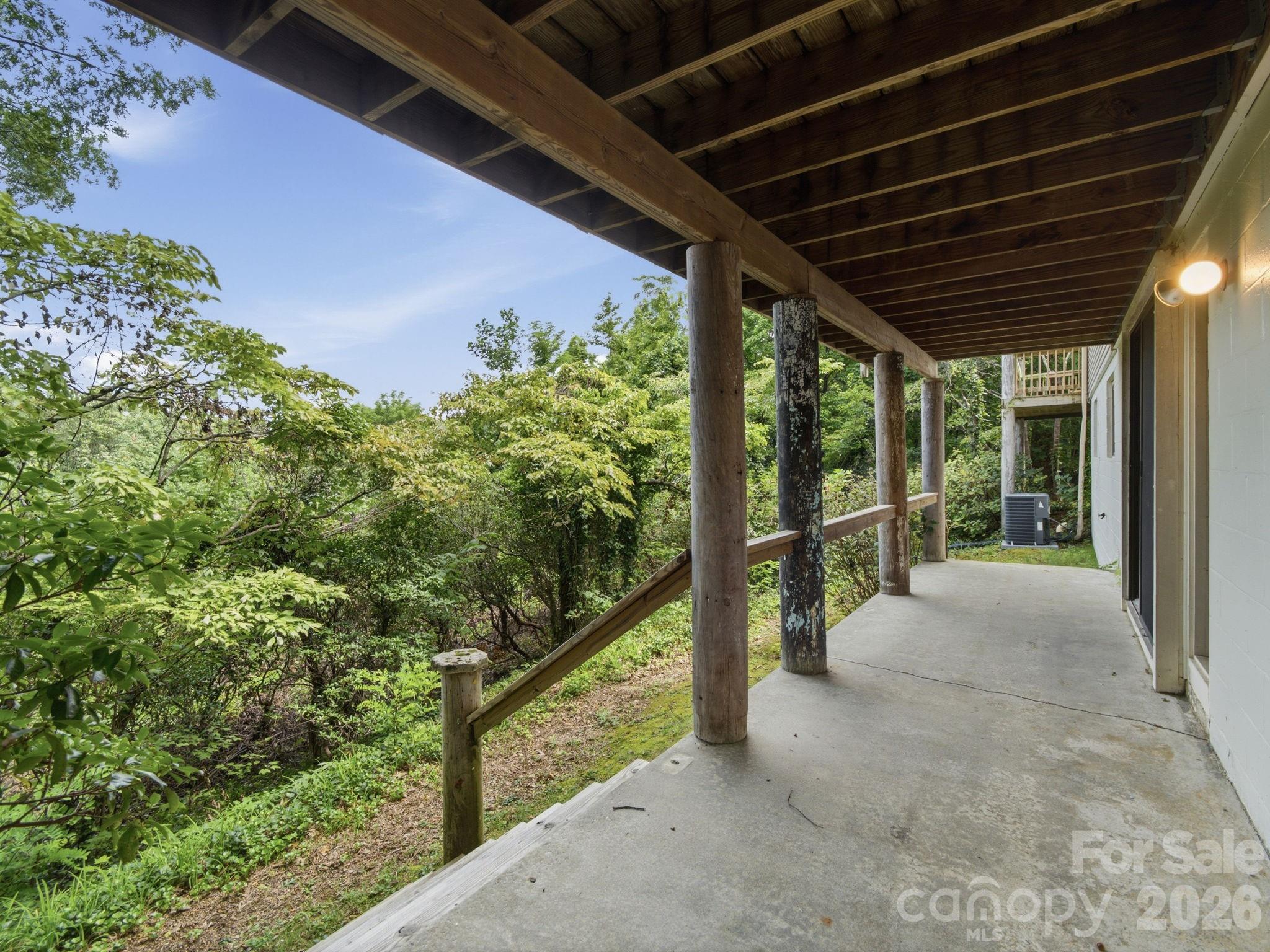 327 Summit Road — Tryon