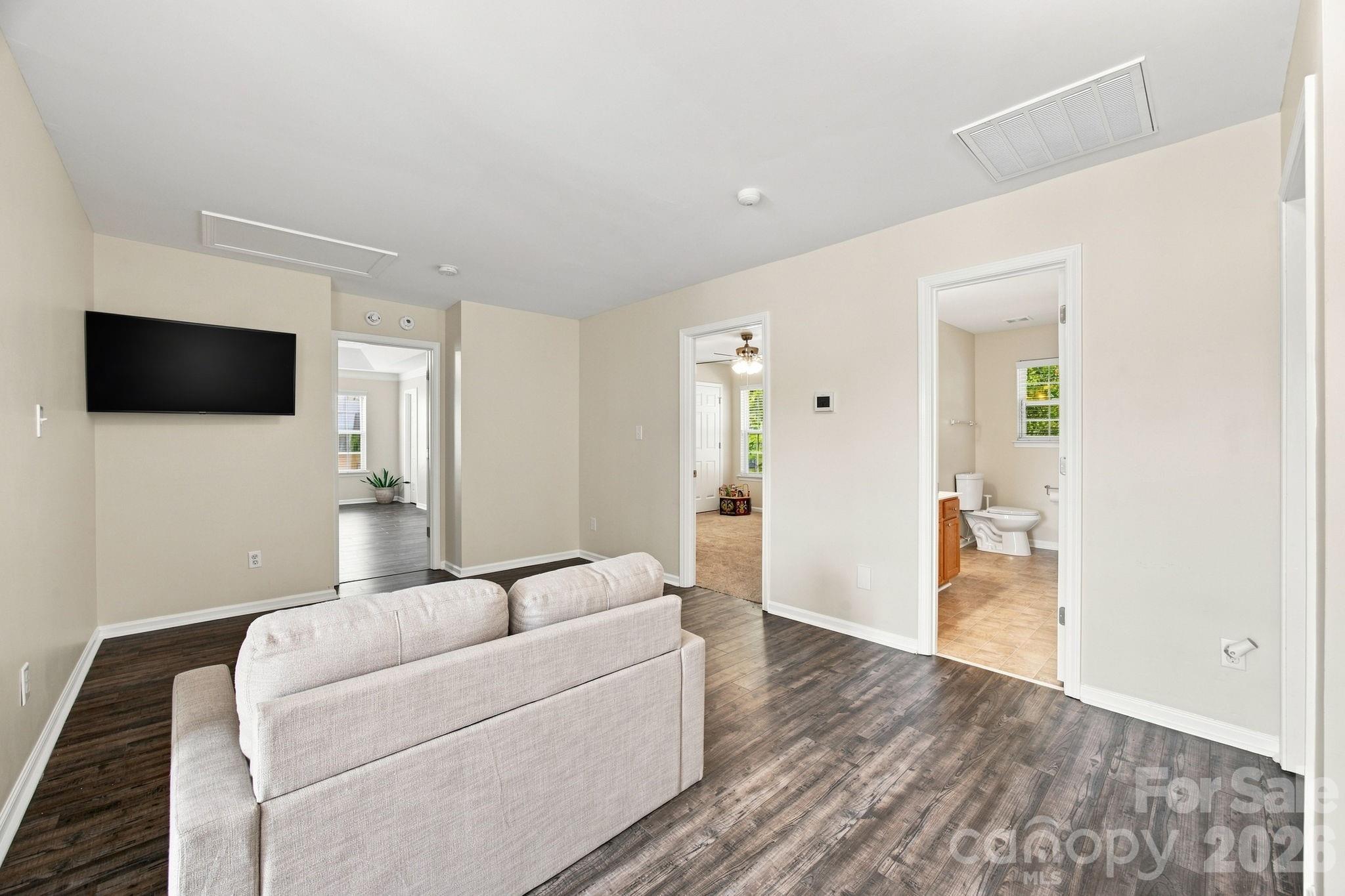9709 Nannyberry Lane — Charlotte