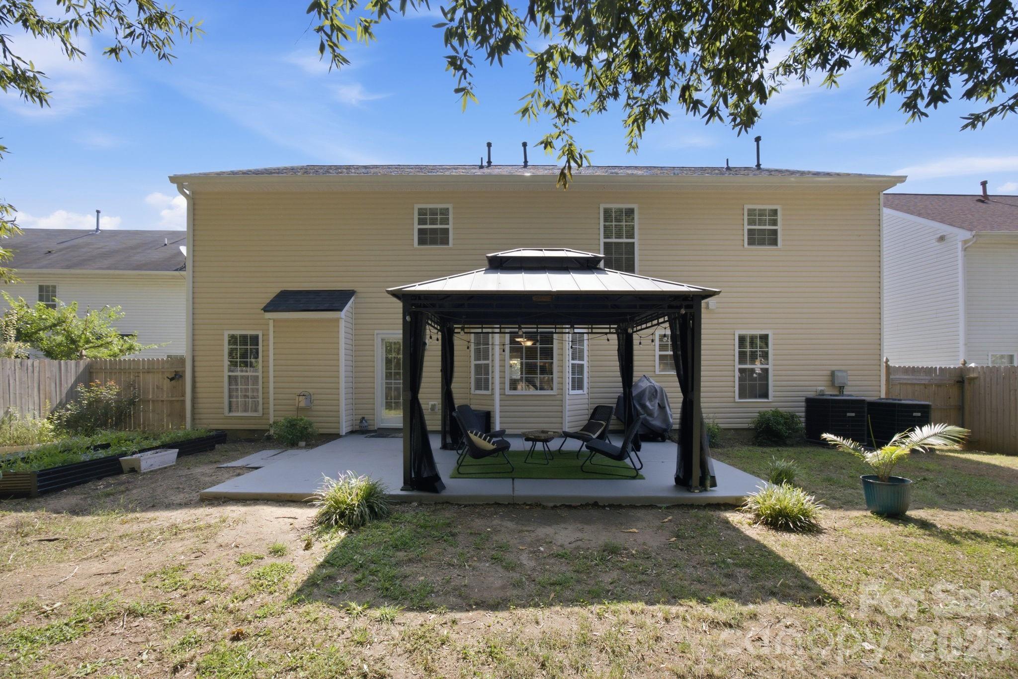 9709 Nannyberry Lane — Charlotte