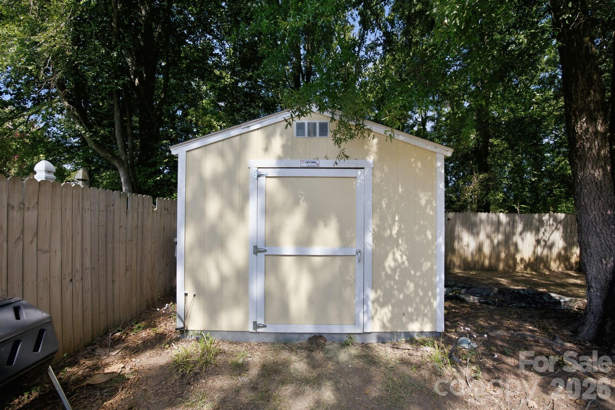 9709 Nannyberry Lane — Charlotte