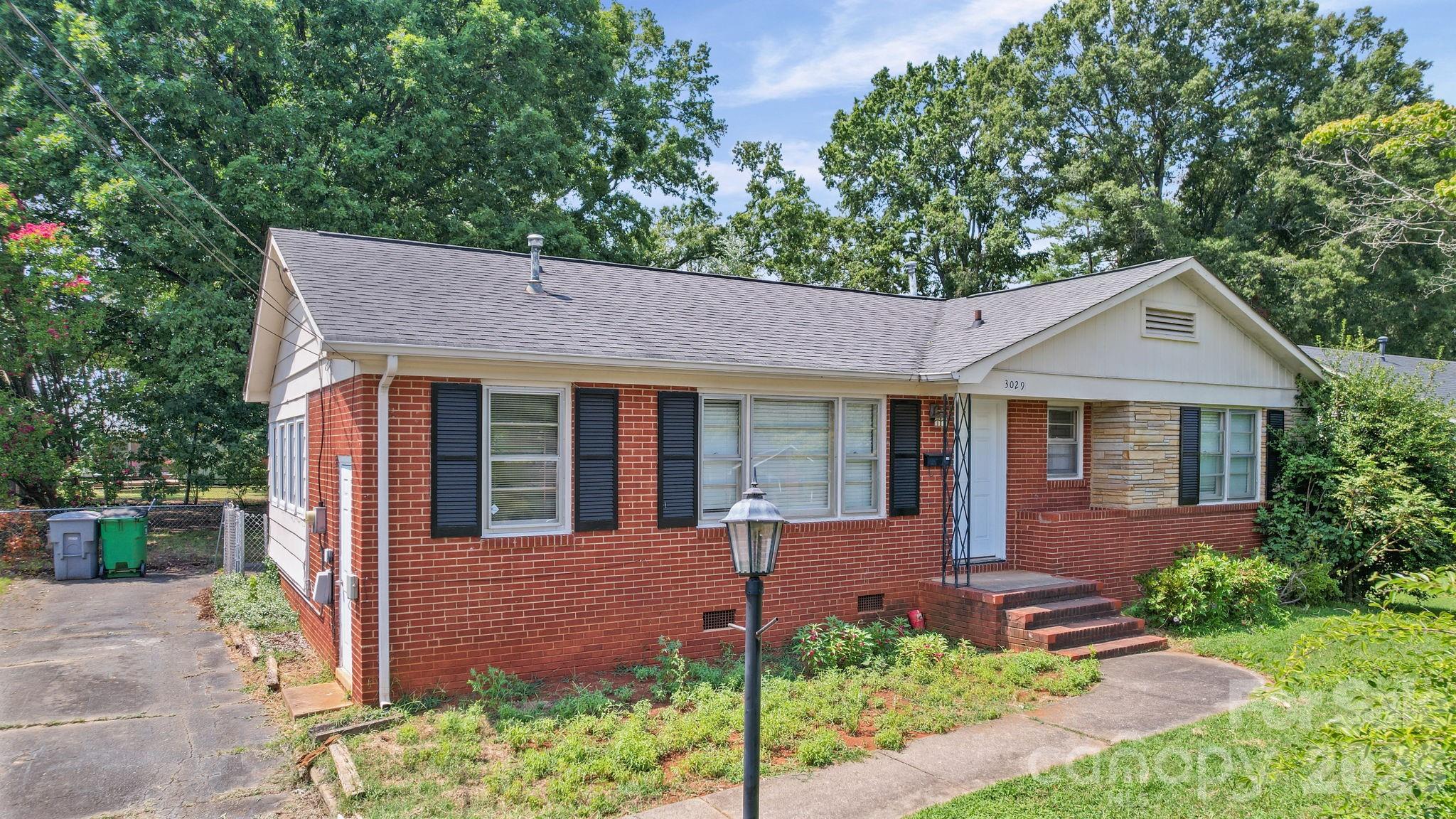 3029 Rosehill Drive — Charlotte
