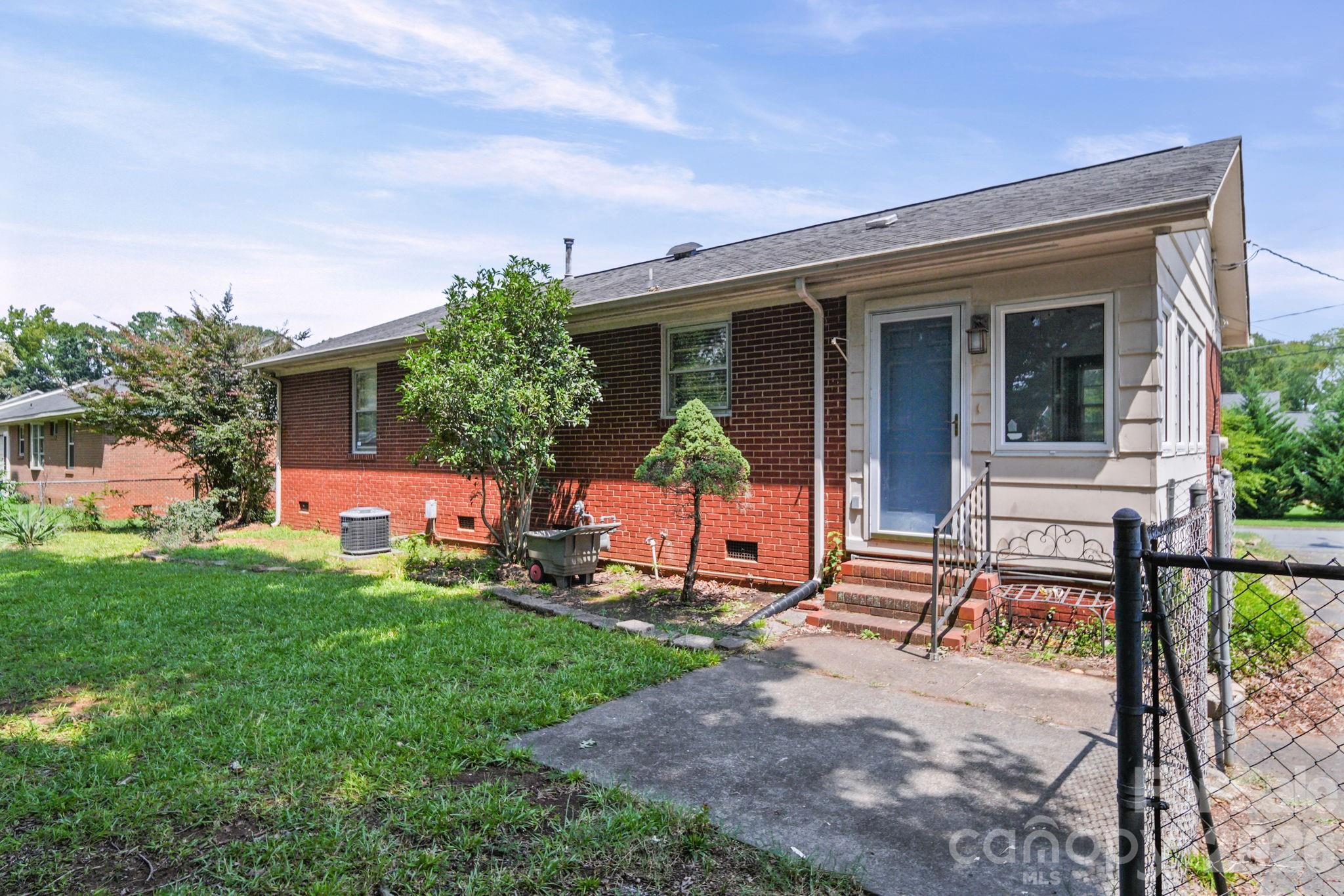3029 Rosehill Drive — Charlotte