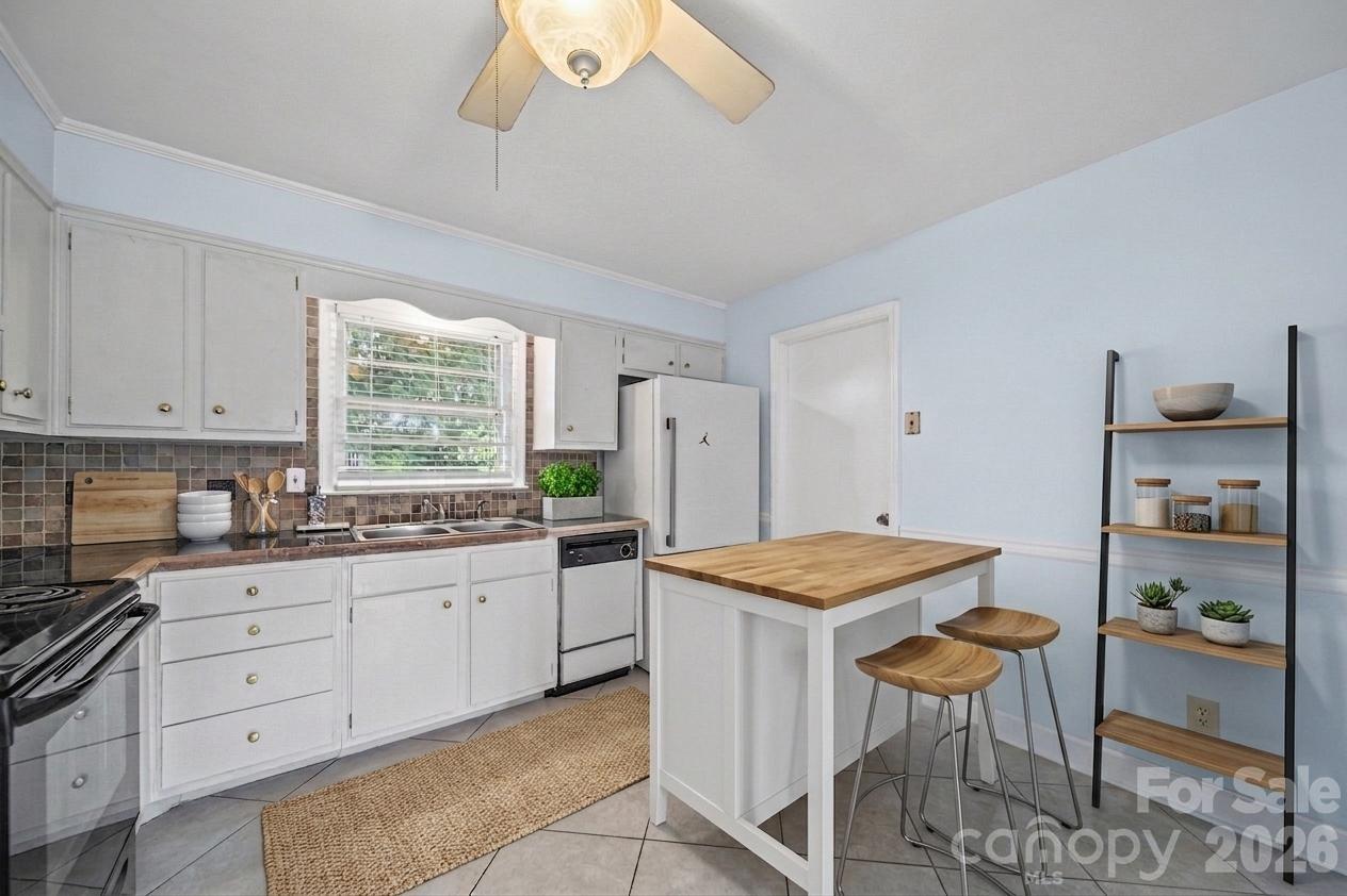 3029 Rosehill Drive — Charlotte