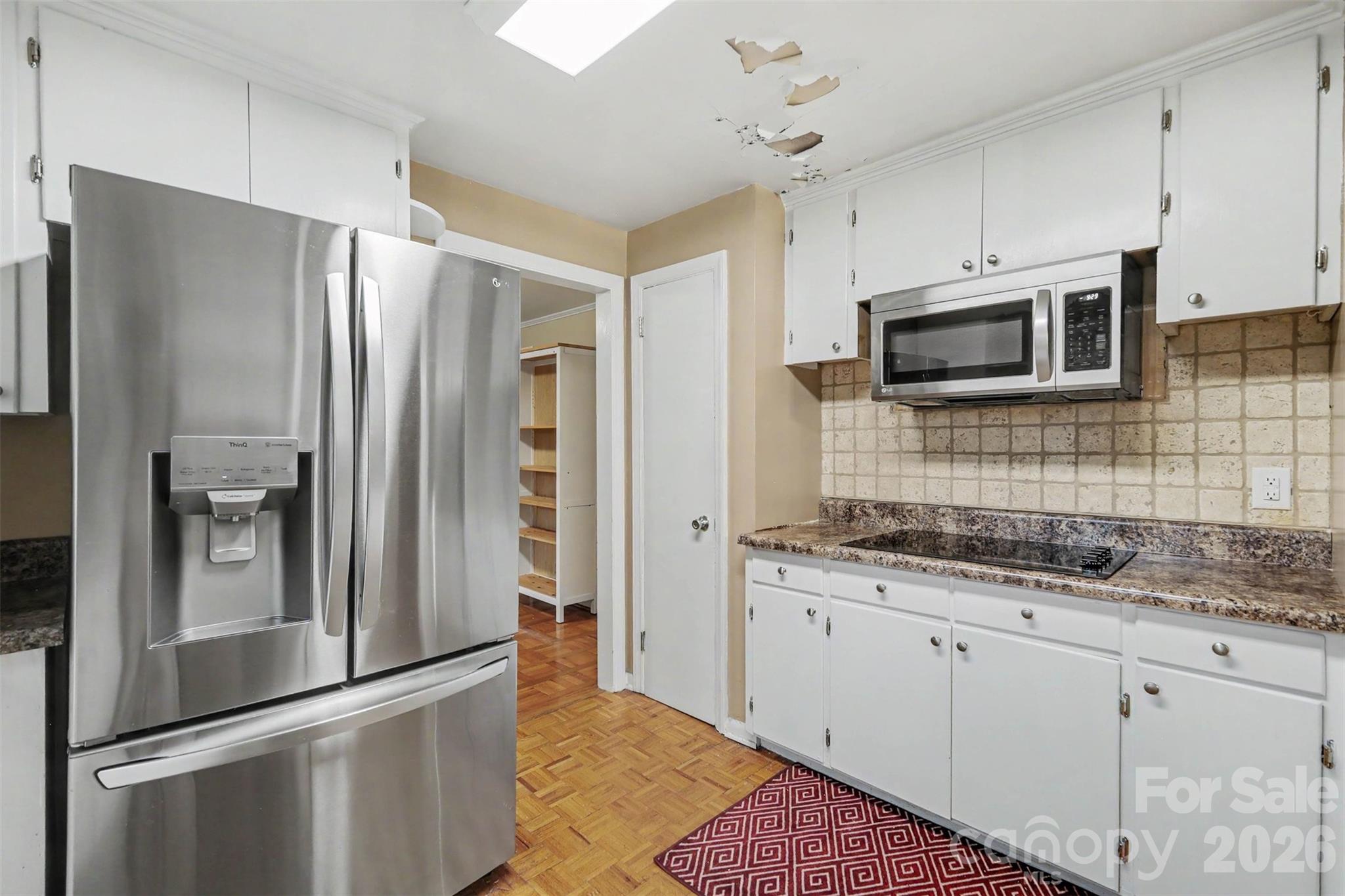 126 21st Avenue NW — Hickory