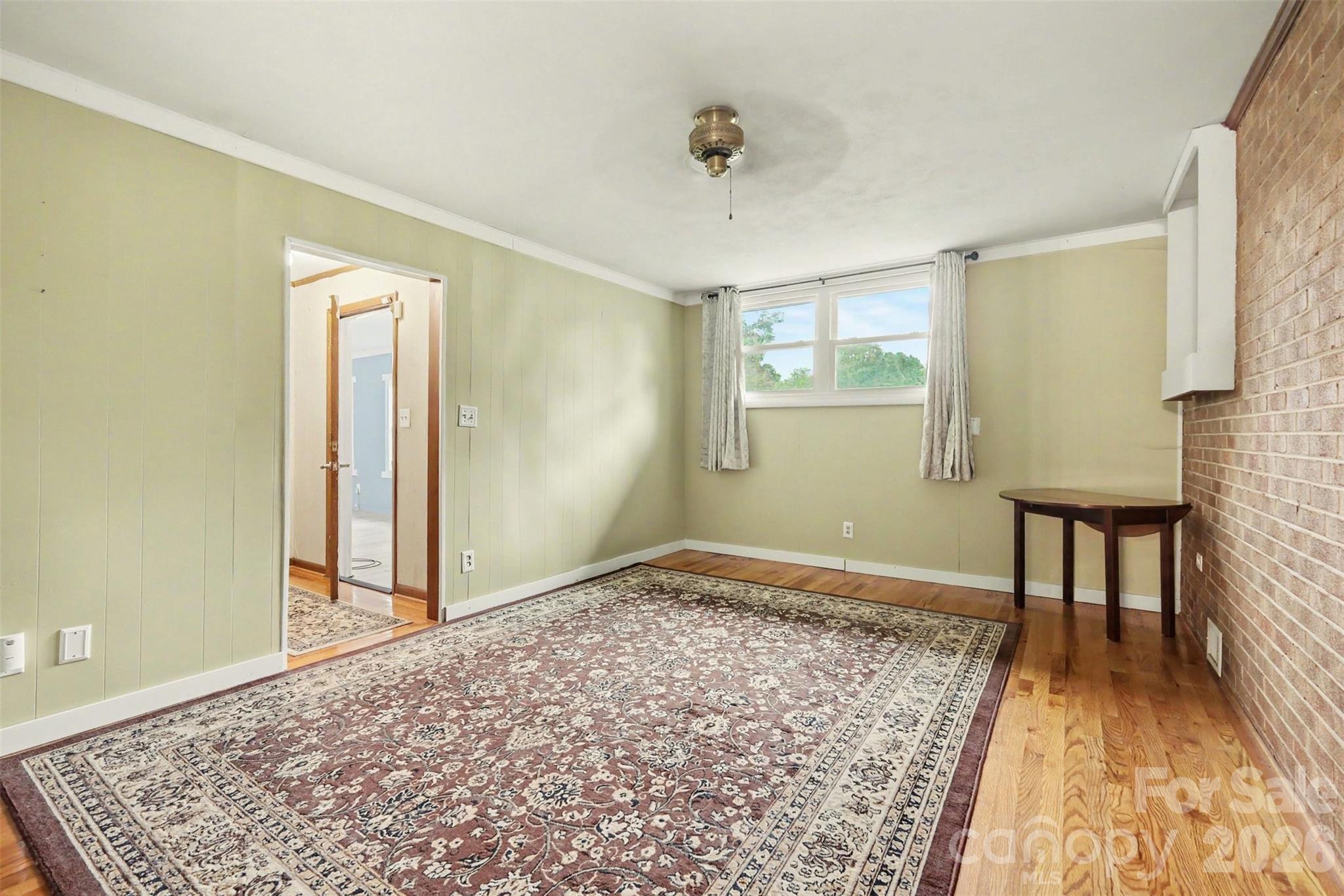 126 21st Avenue NW — Hickory