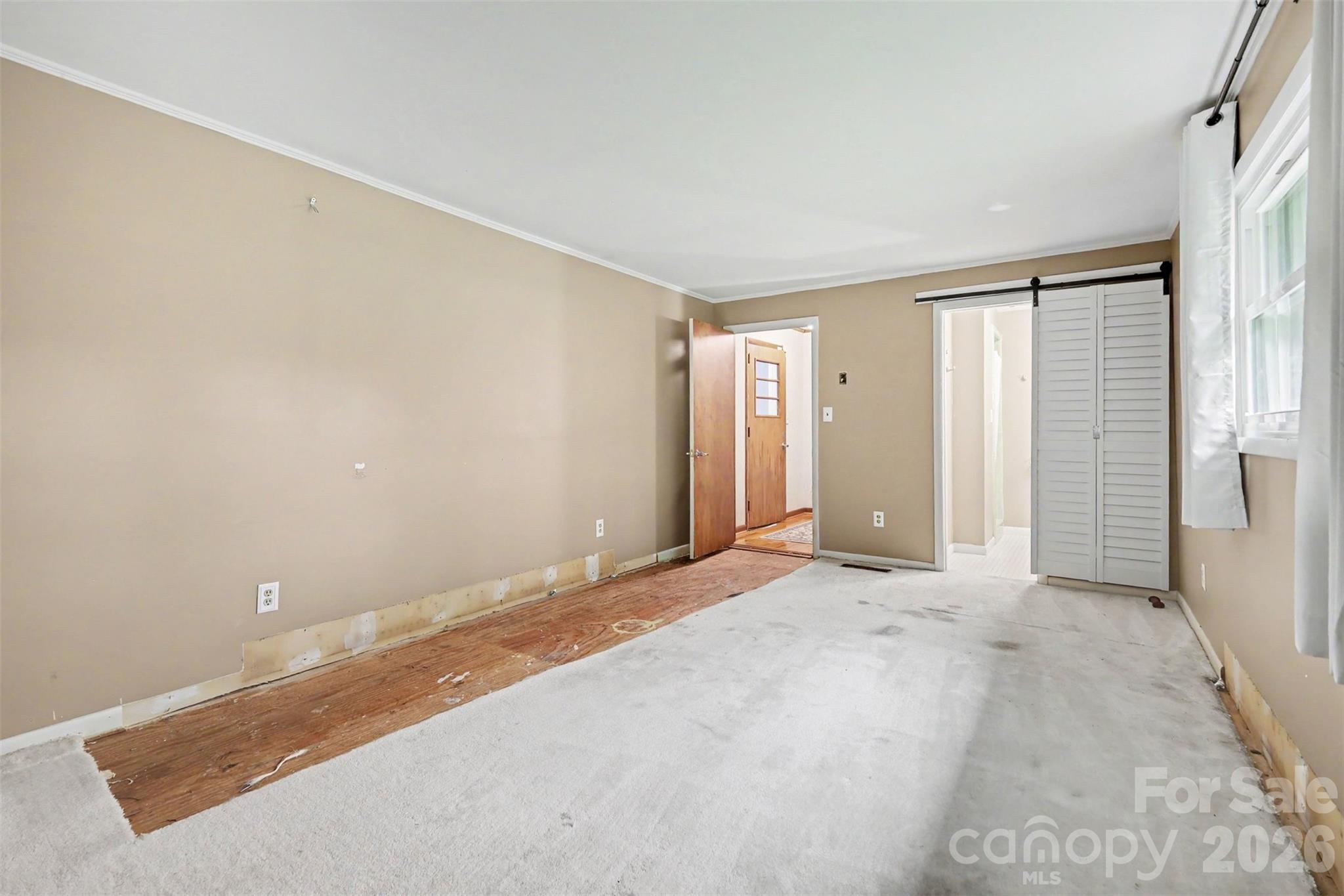 126 21st Avenue NW — Hickory