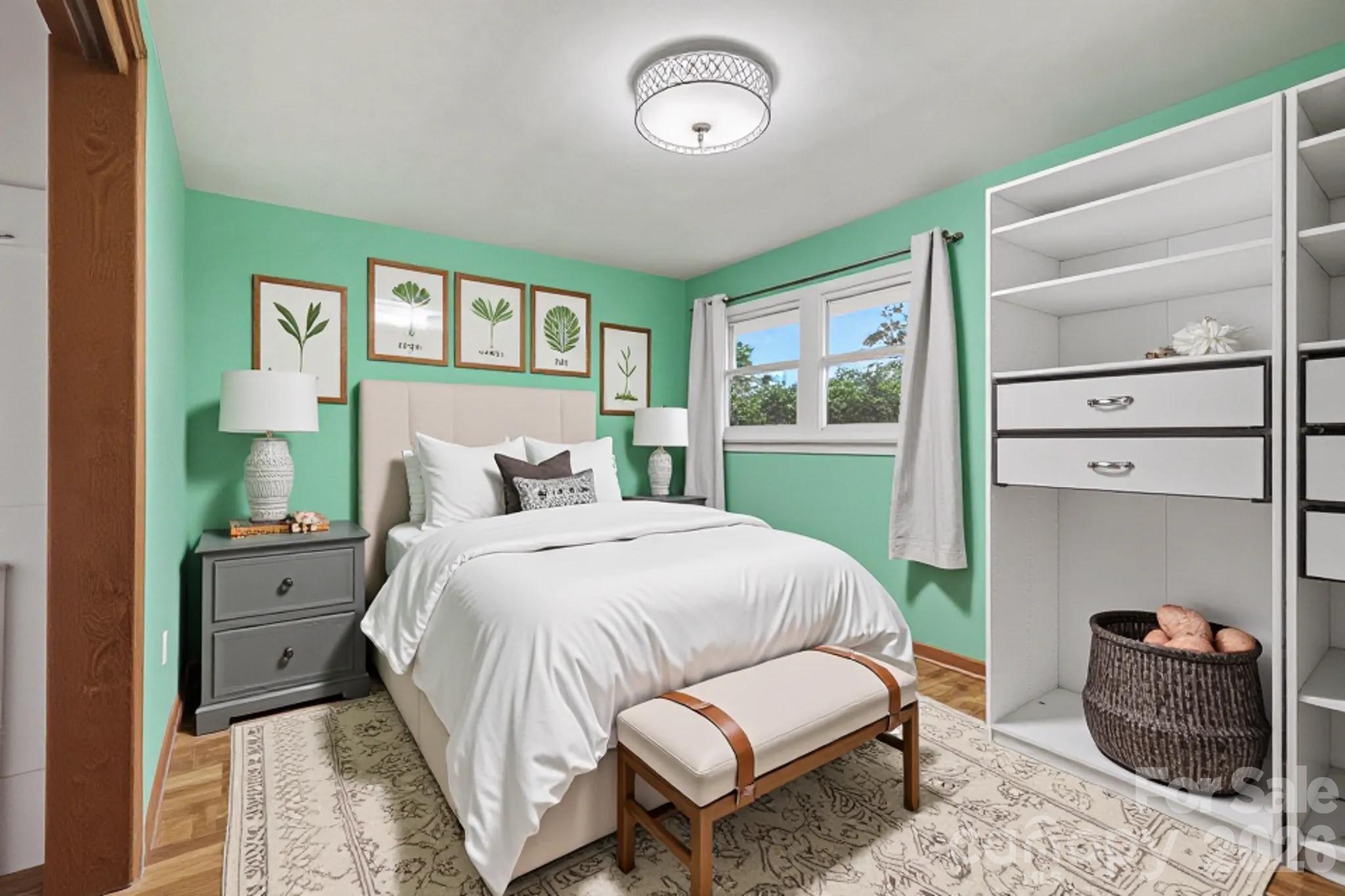 126 21st Avenue NW — Hickory