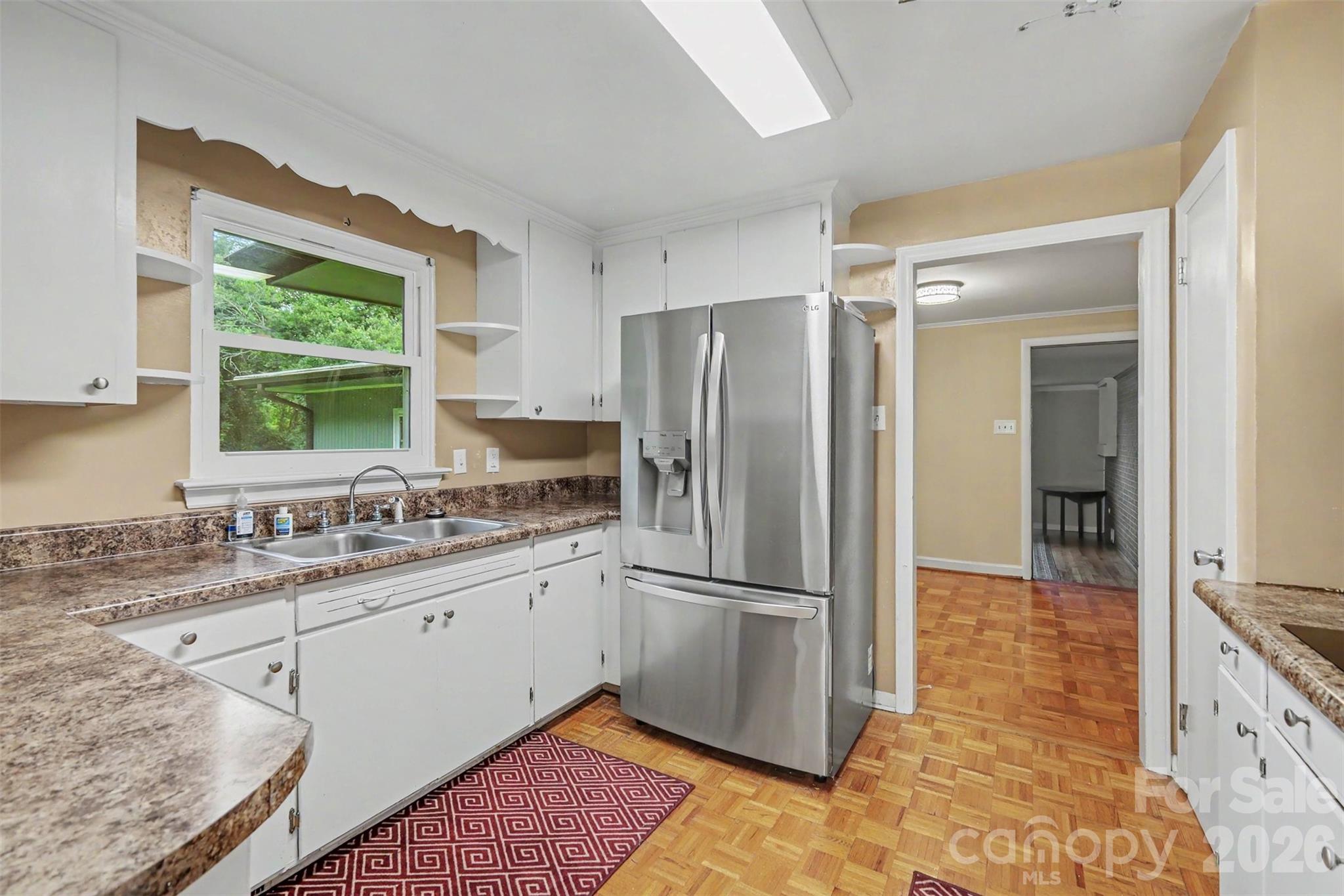 126 21st Avenue NW — Hickory