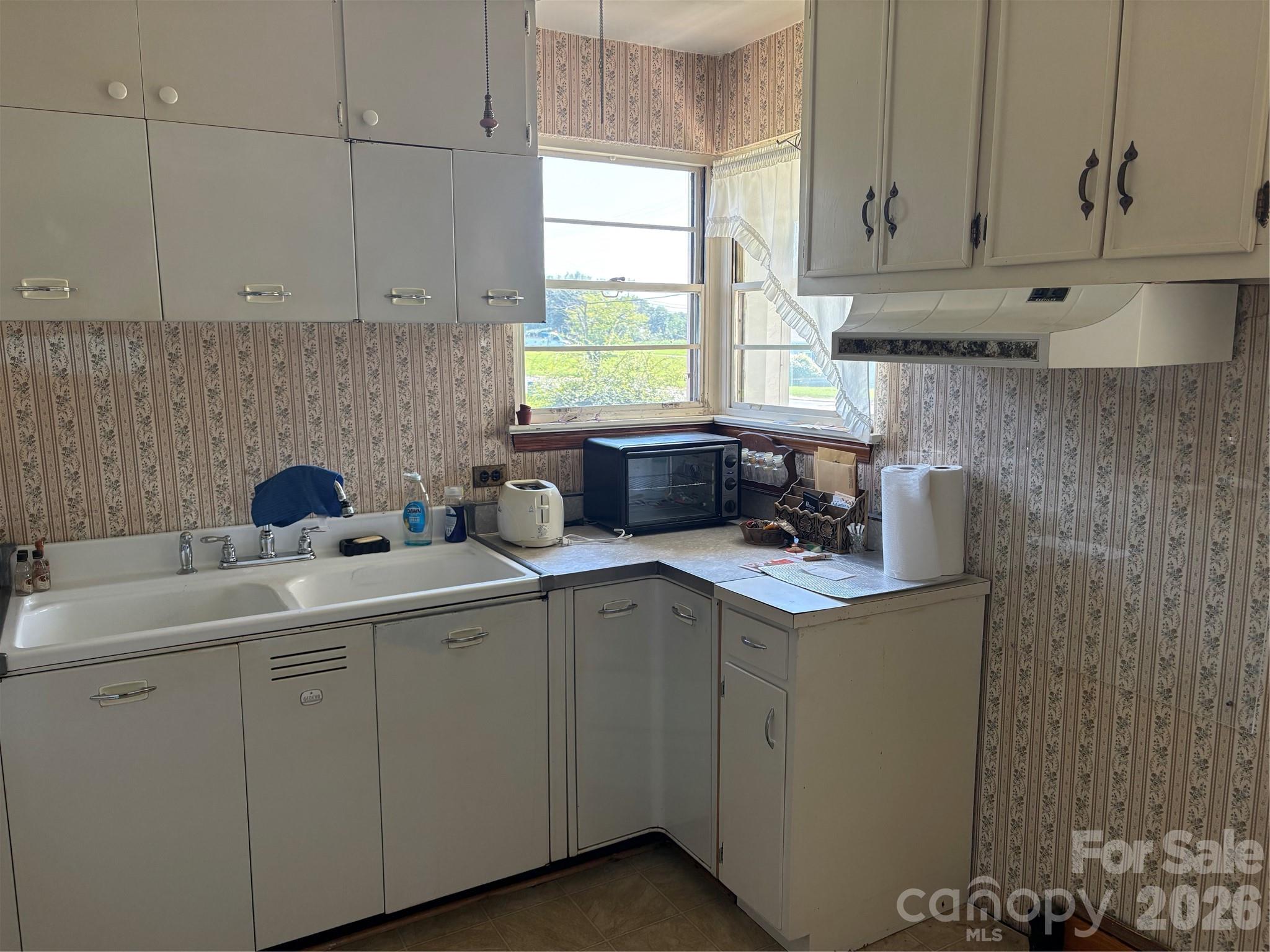 1308 Salem Road — Morganton