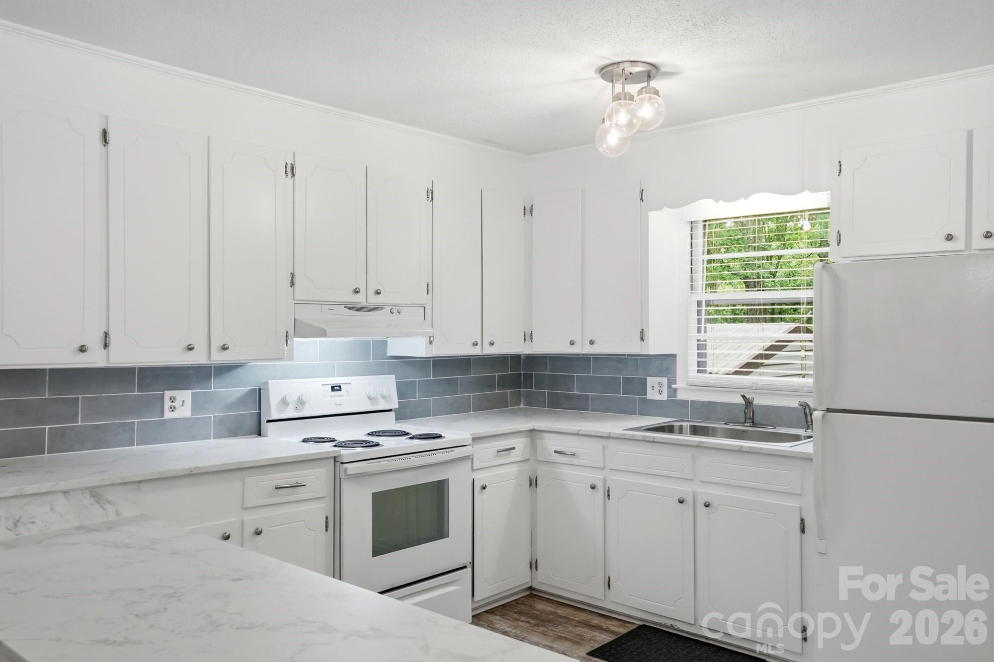 897 Community Lane — Lancaster