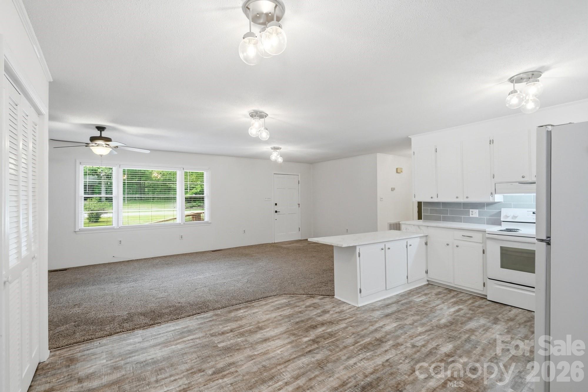 897 Community Lane — Lancaster