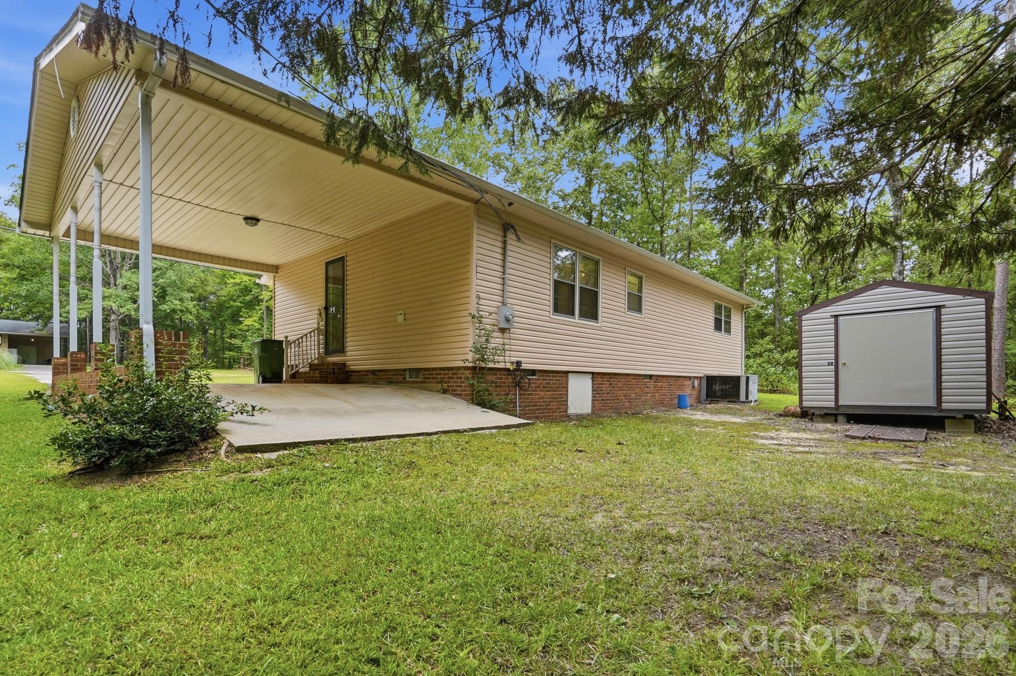 897 Community Lane — Lancaster