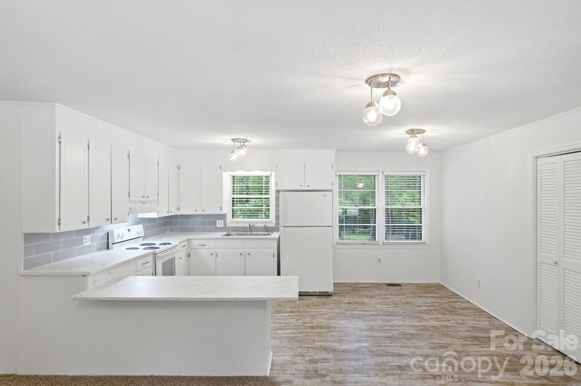 897 Community Lane — Lancaster