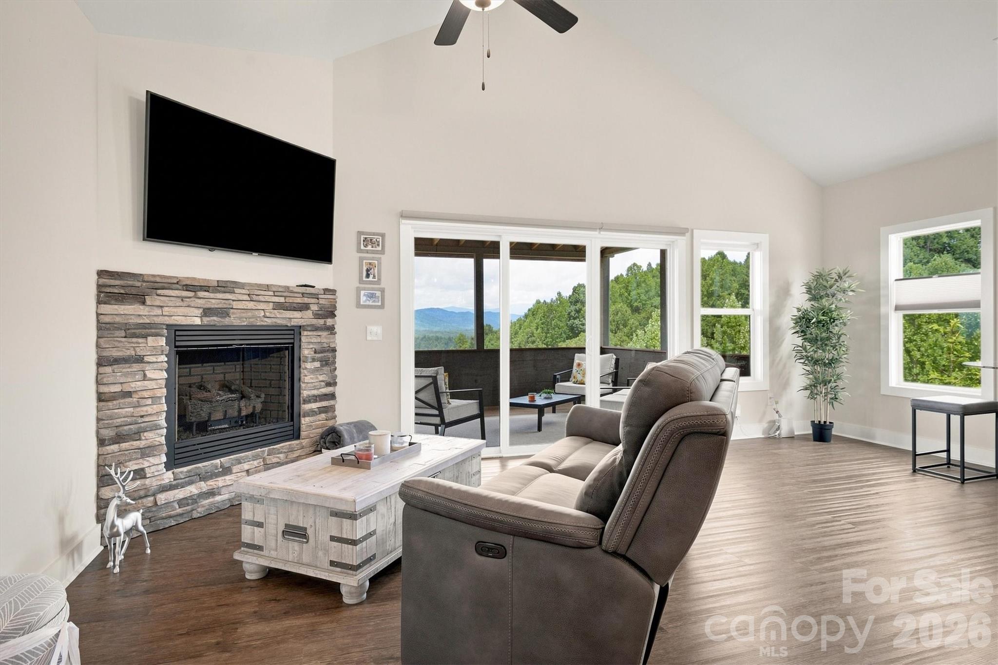 1386 River Club Ridge — Lenoir