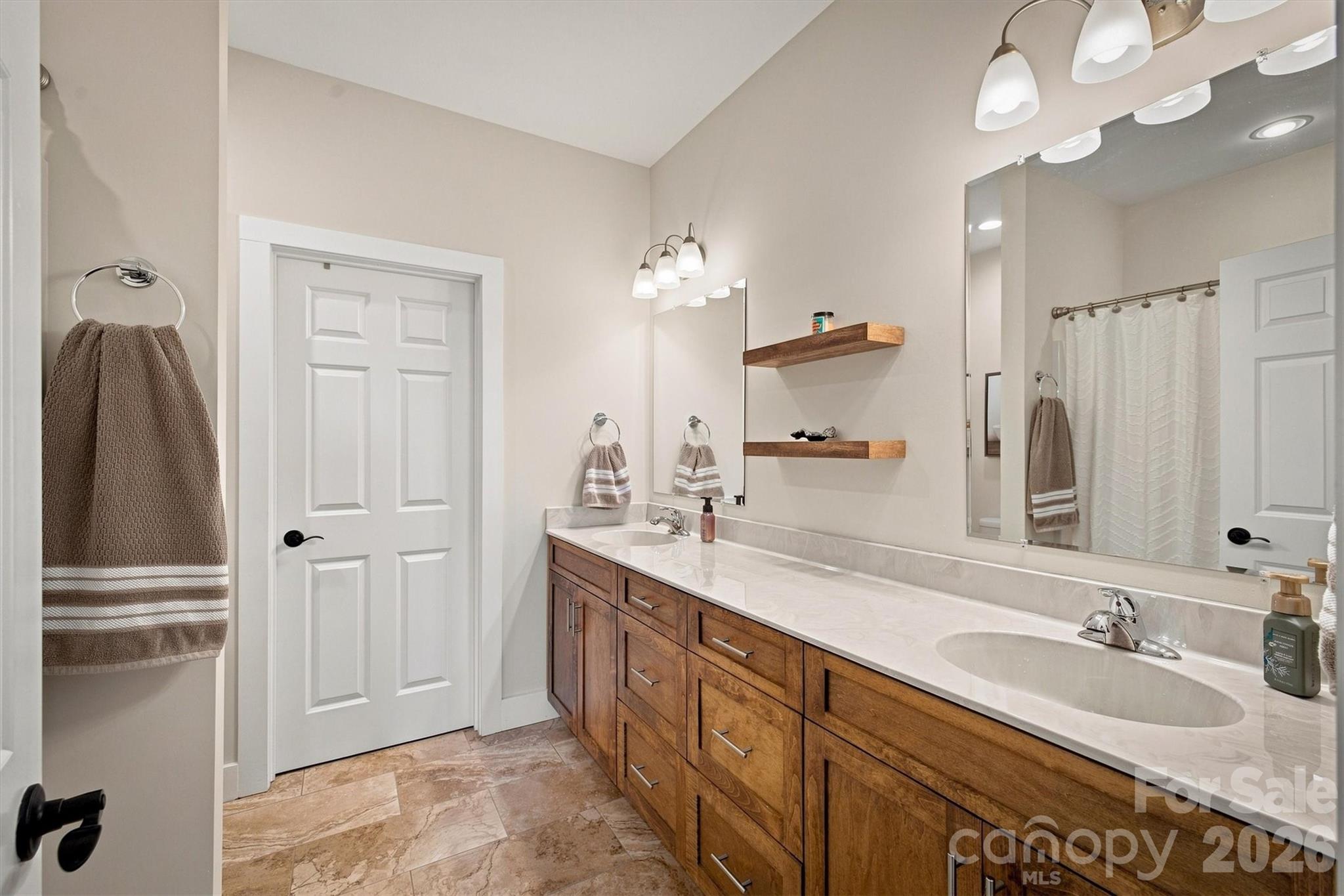 1386 River Club Ridge — Lenoir