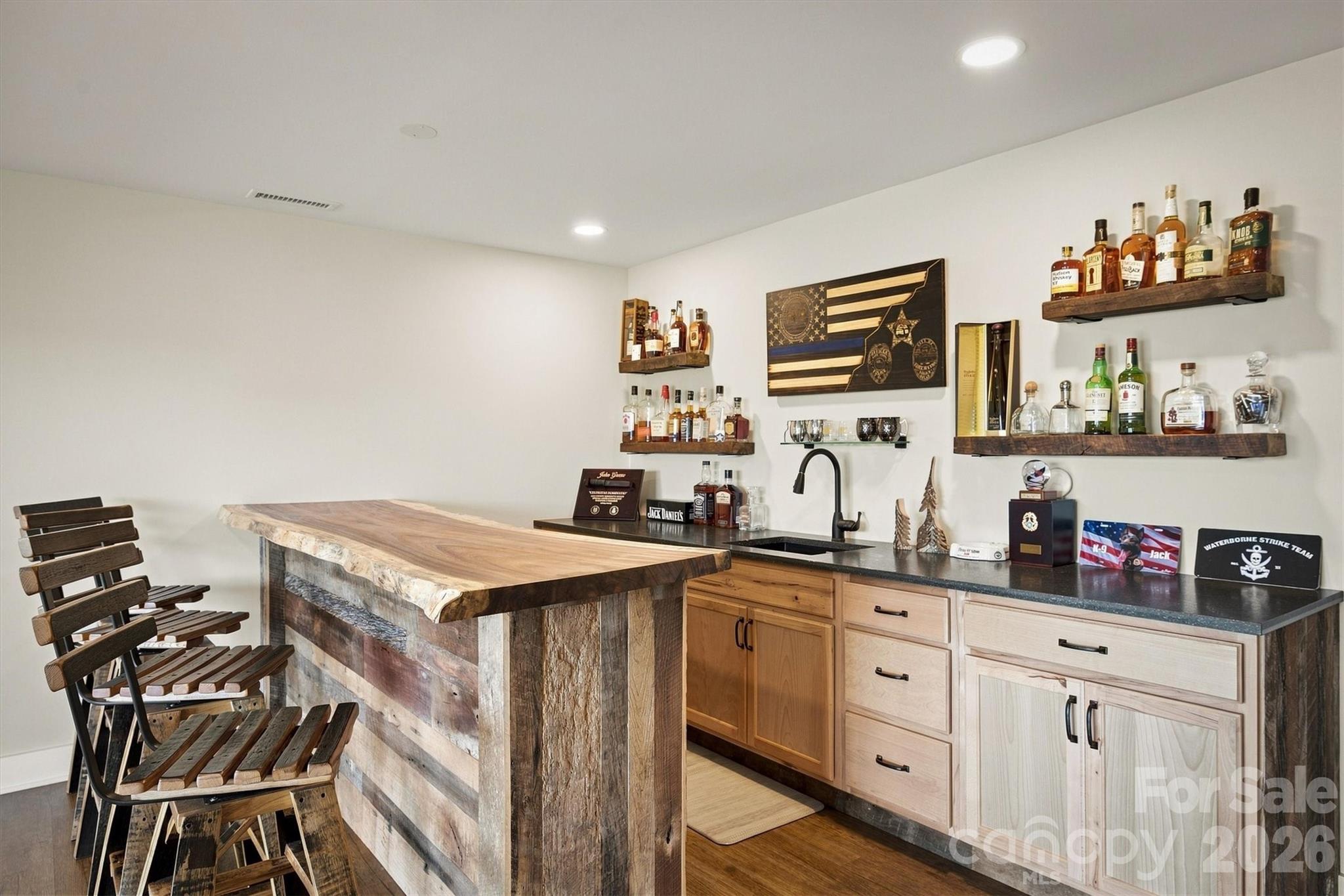 1386 River Club Ridge — Lenoir