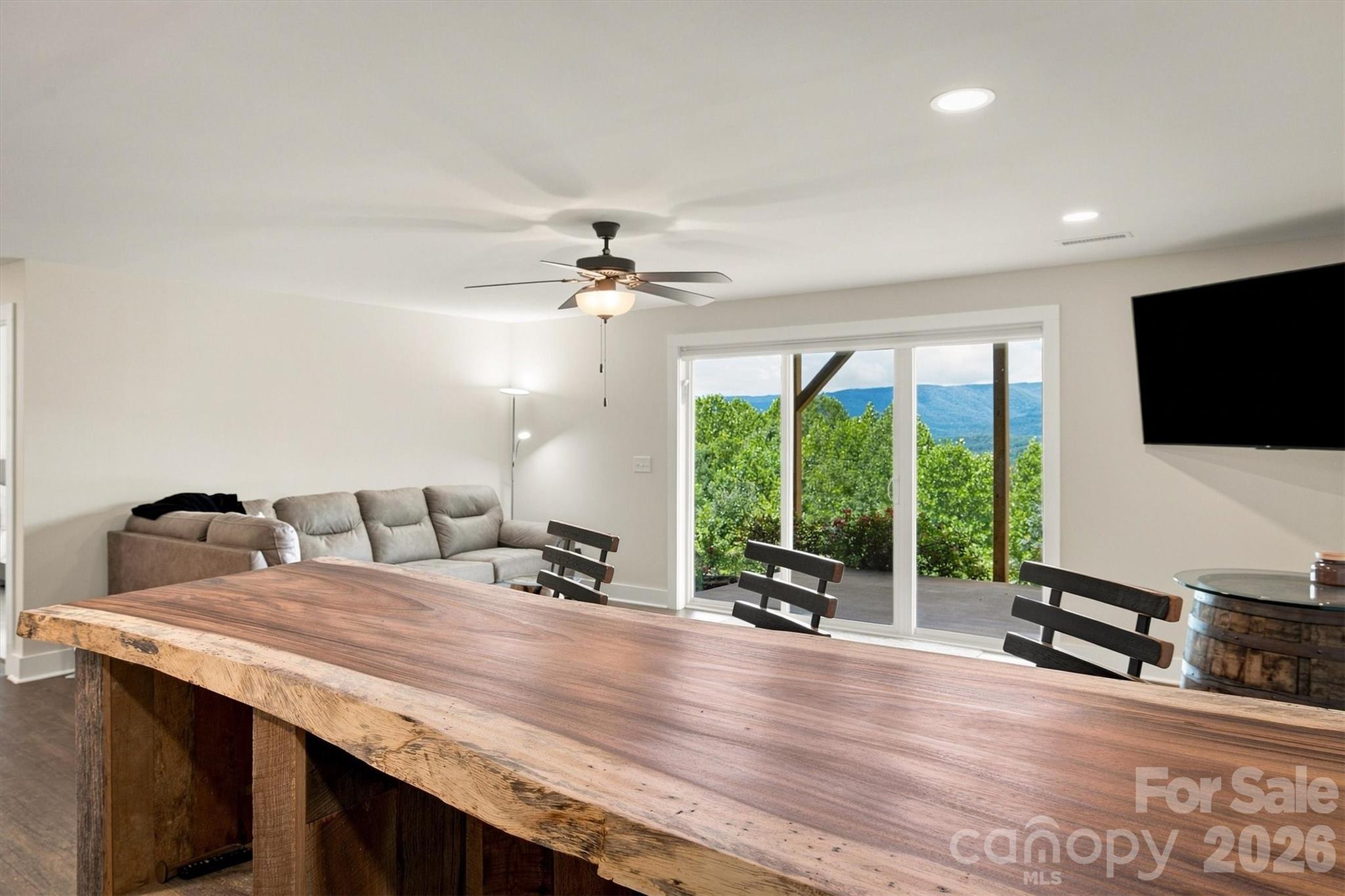 1386 River Club Ridge — Lenoir