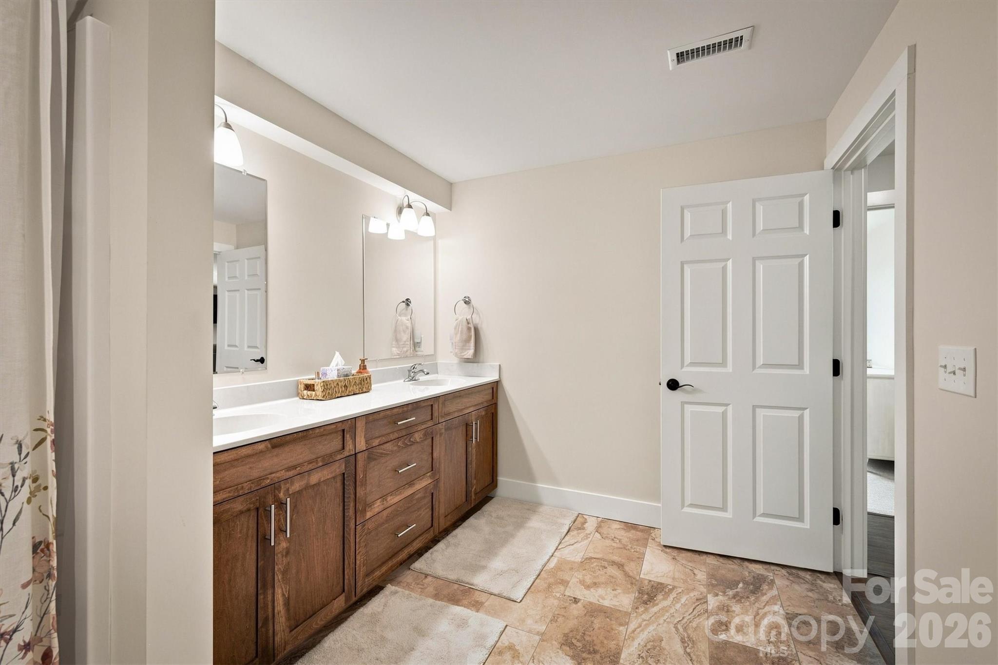 1386 River Club Ridge — Lenoir