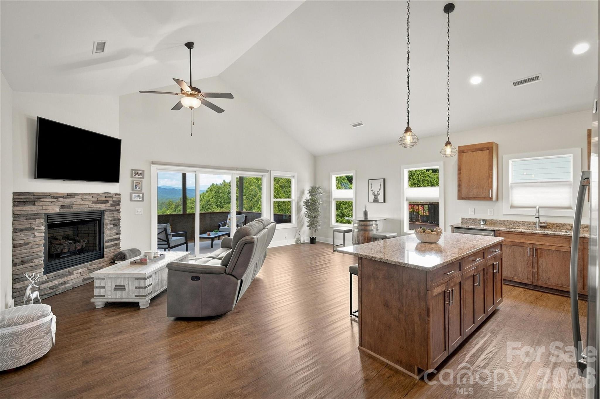 1386 River Club Ridge — Lenoir