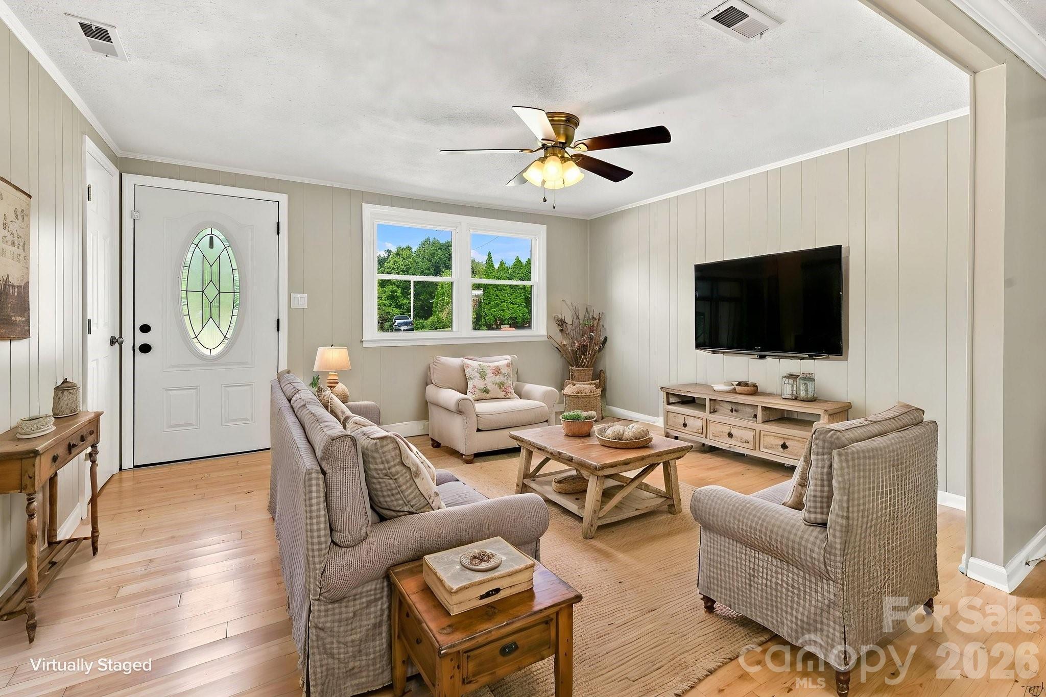 1021 S Caldwell Avenue — Newton