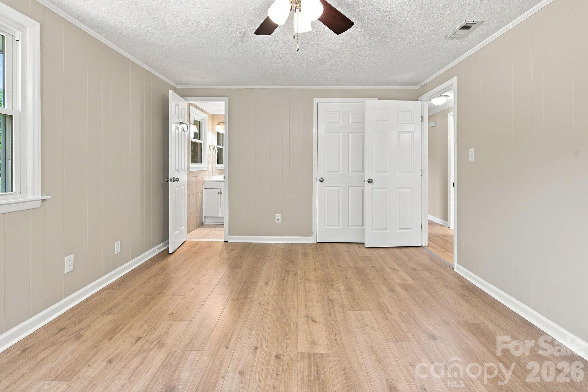1021 S Caldwell Avenue — Newton