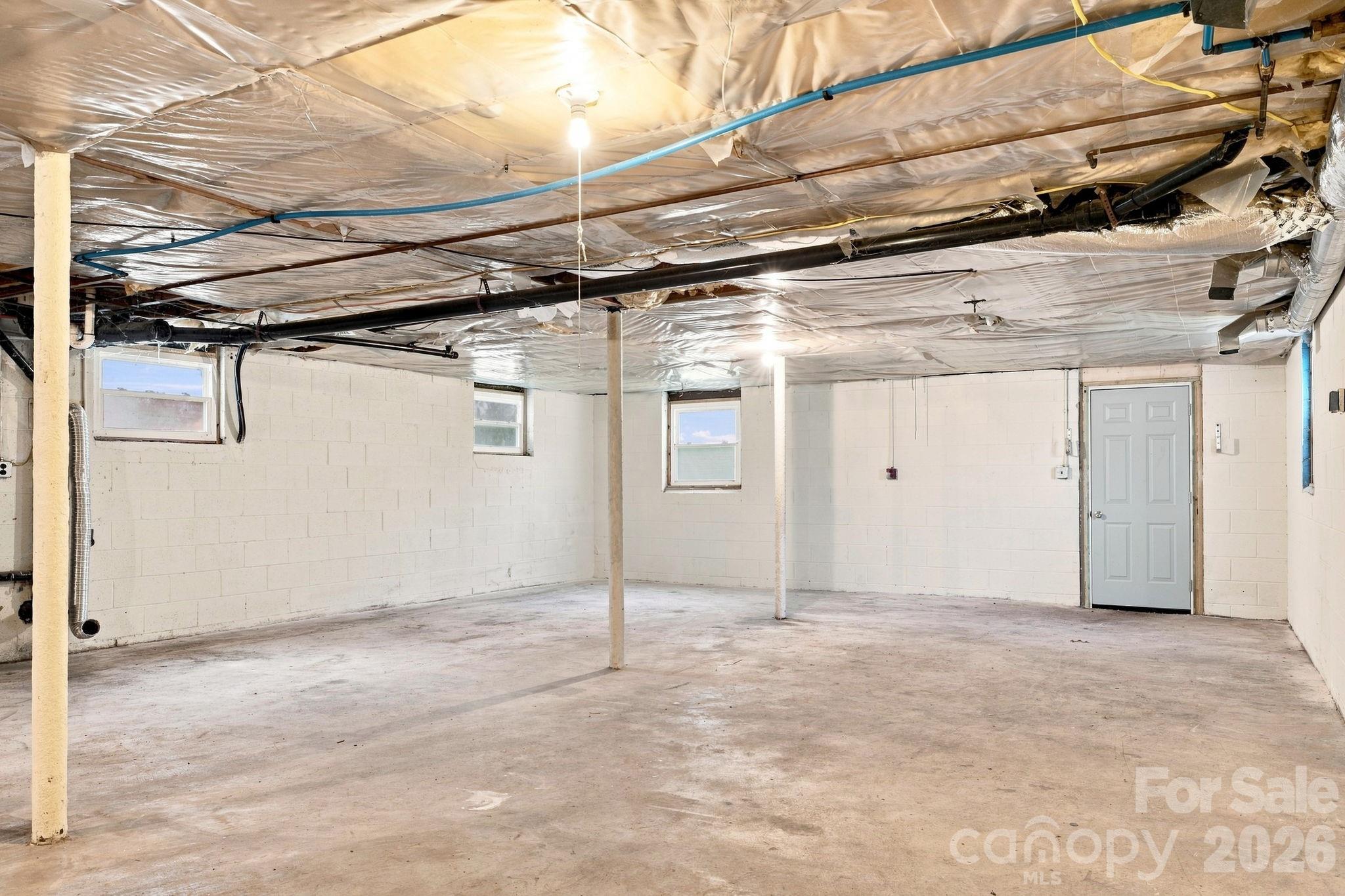 1021 S Caldwell Avenue — Newton