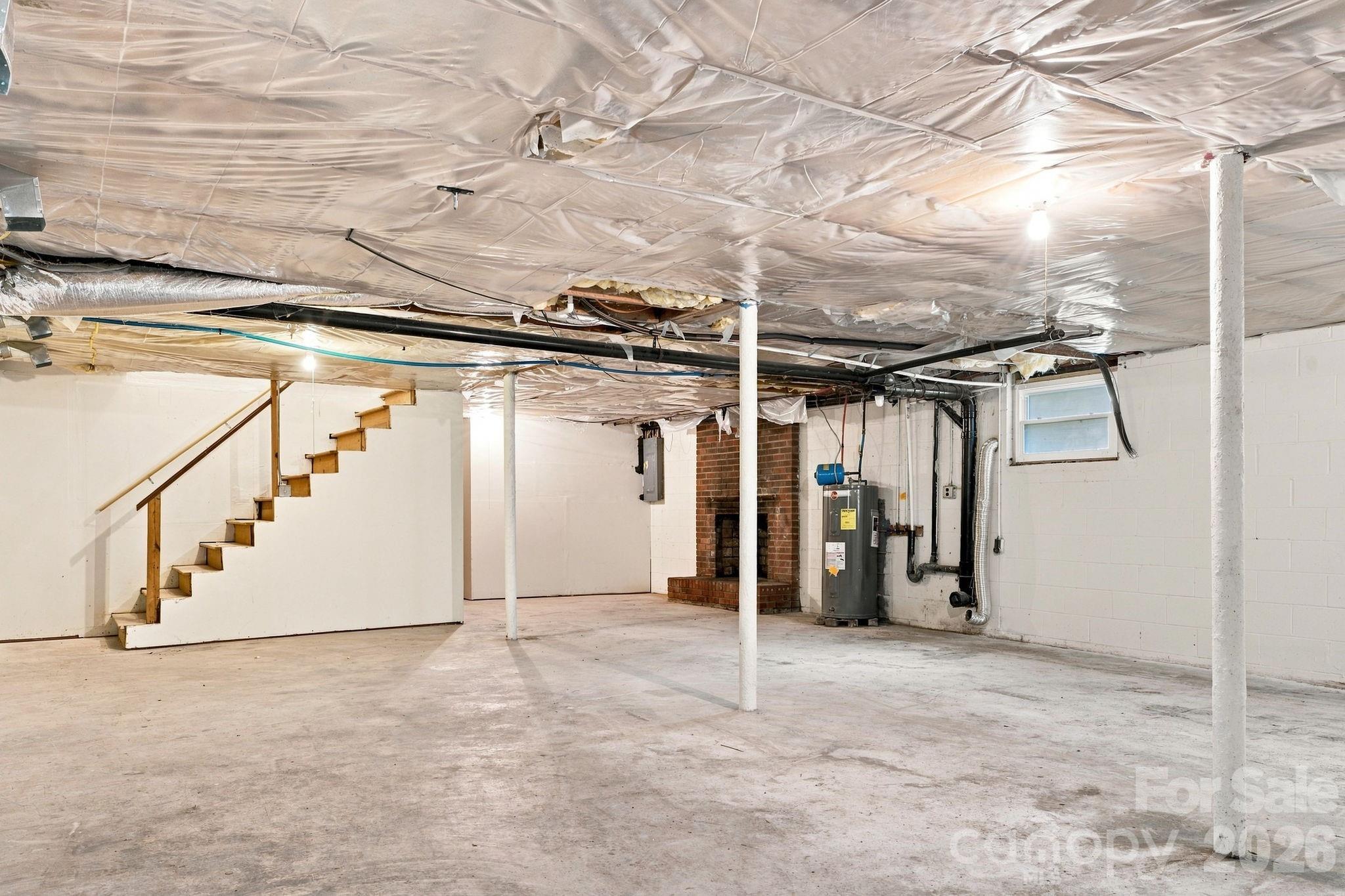 1021 S Caldwell Avenue — Newton