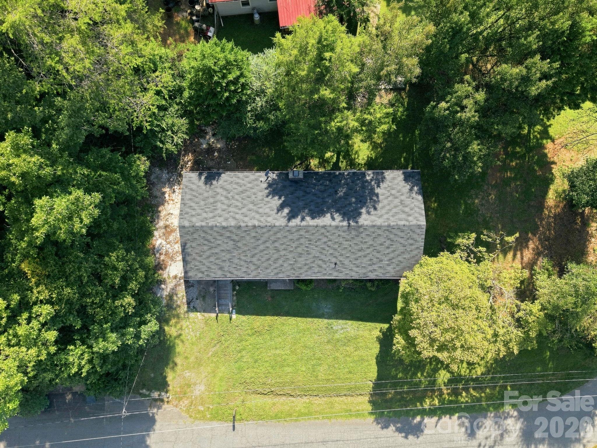 1021 S Caldwell Avenue — Newton