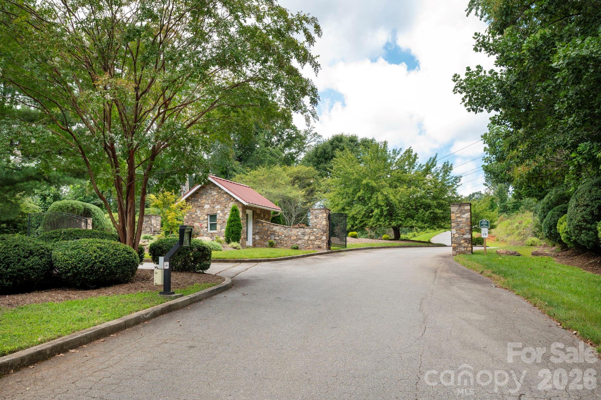 16 Britton Knoll Pass — Arden