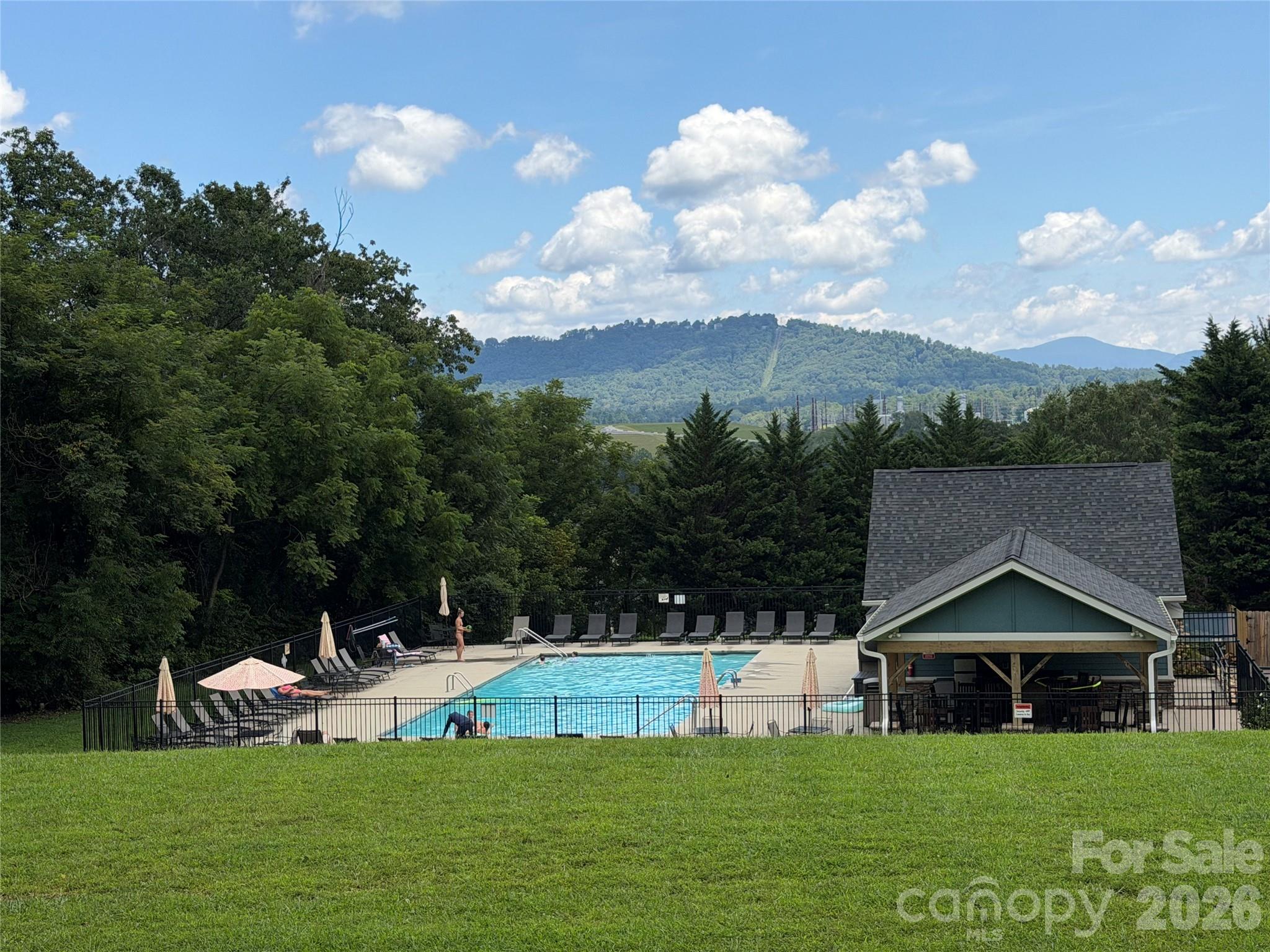 16 Britton Knoll Pass — Arden