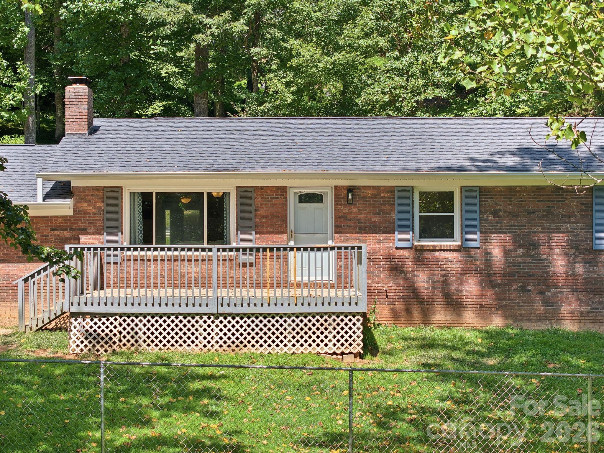339 Indian Hills Loop — Waynesville