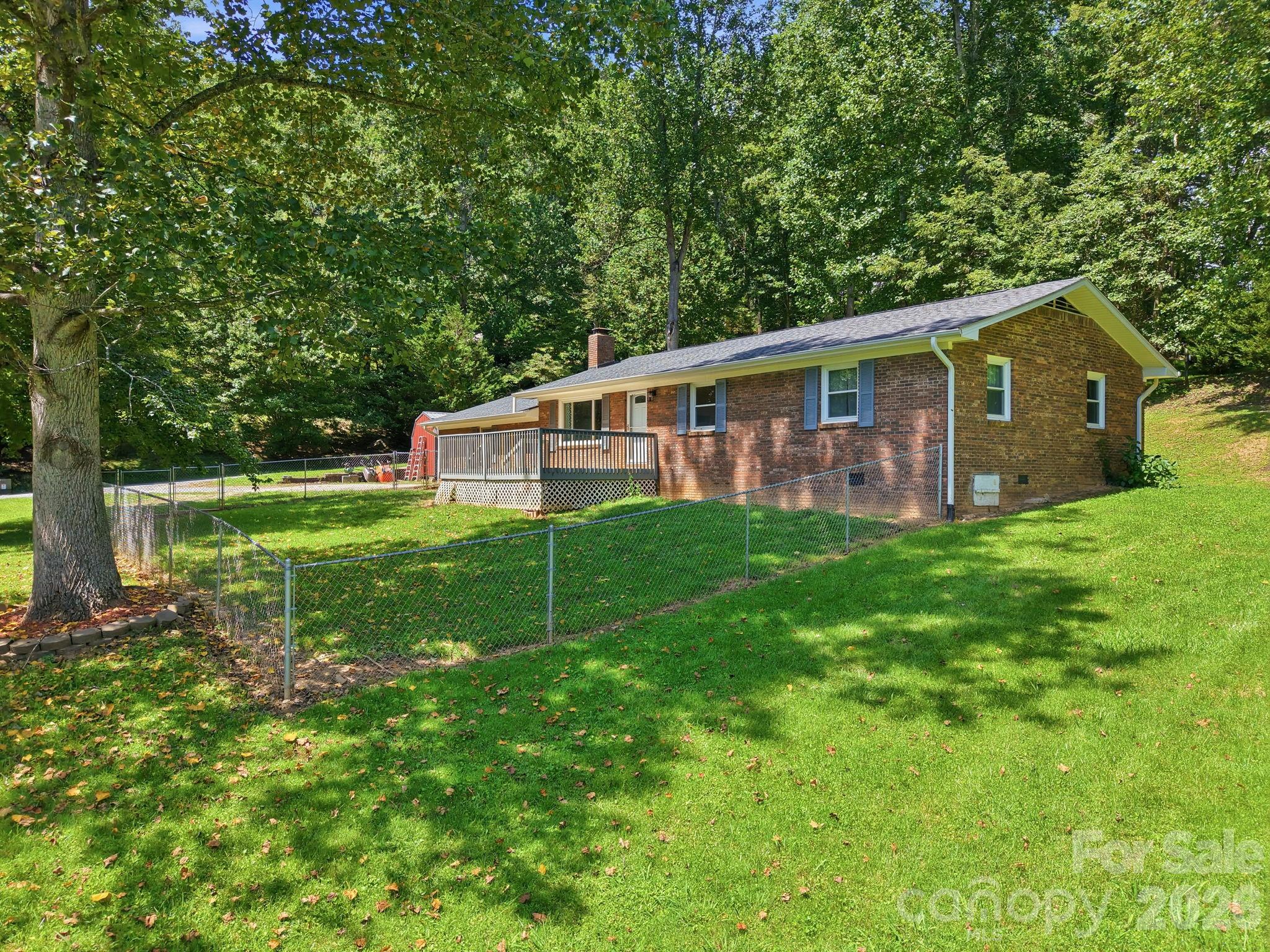 339 Indian Hills Loop — Waynesville