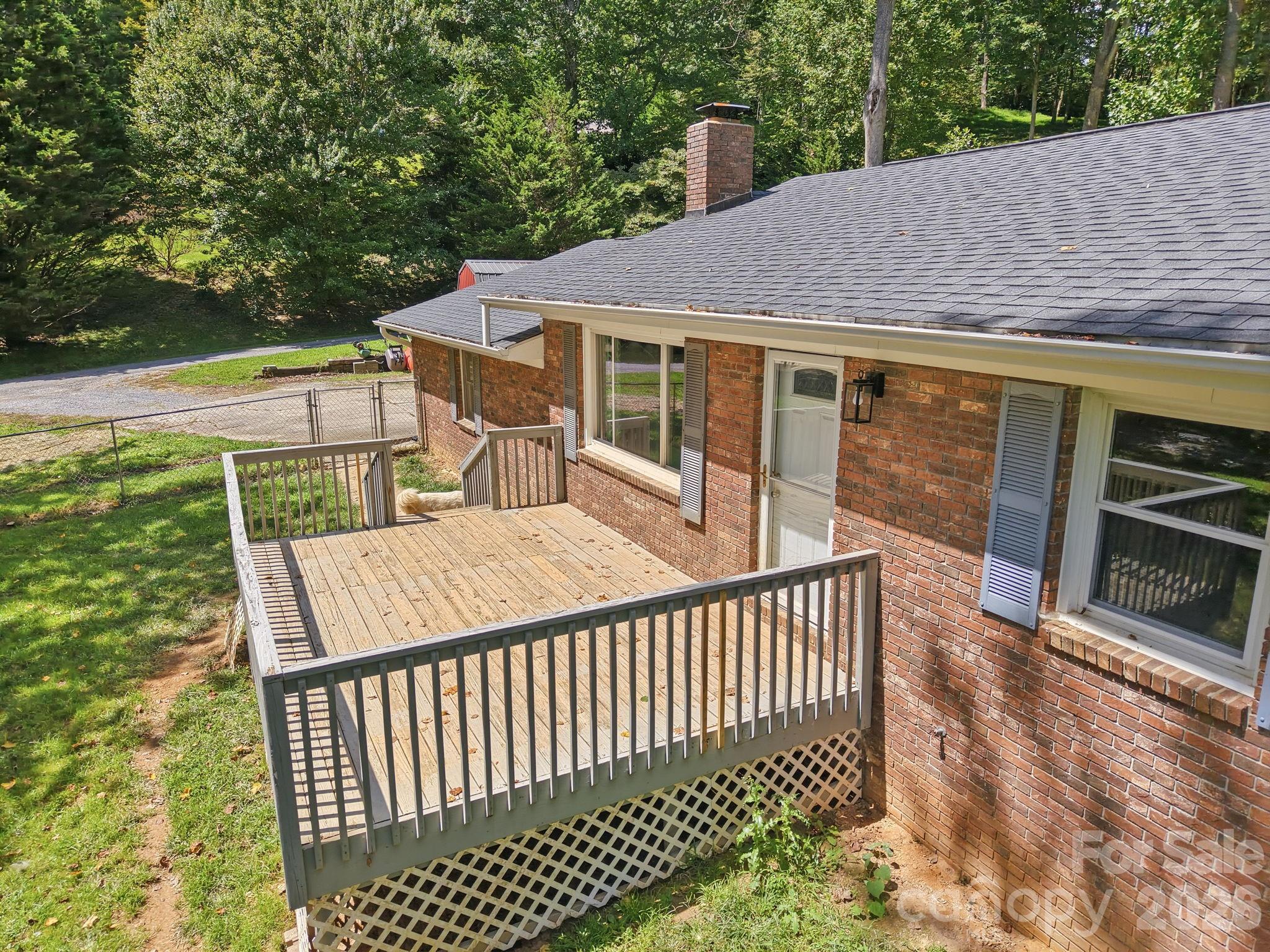 339 Indian Hills Loop — Waynesville