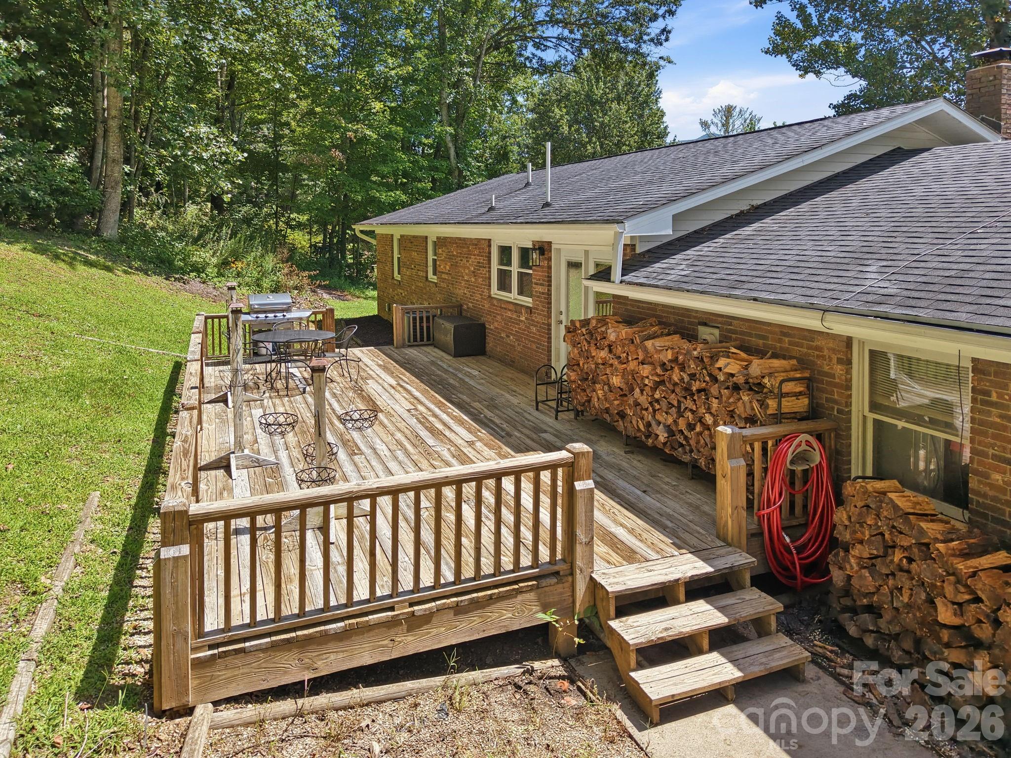 339 Indian Hills Loop — Waynesville