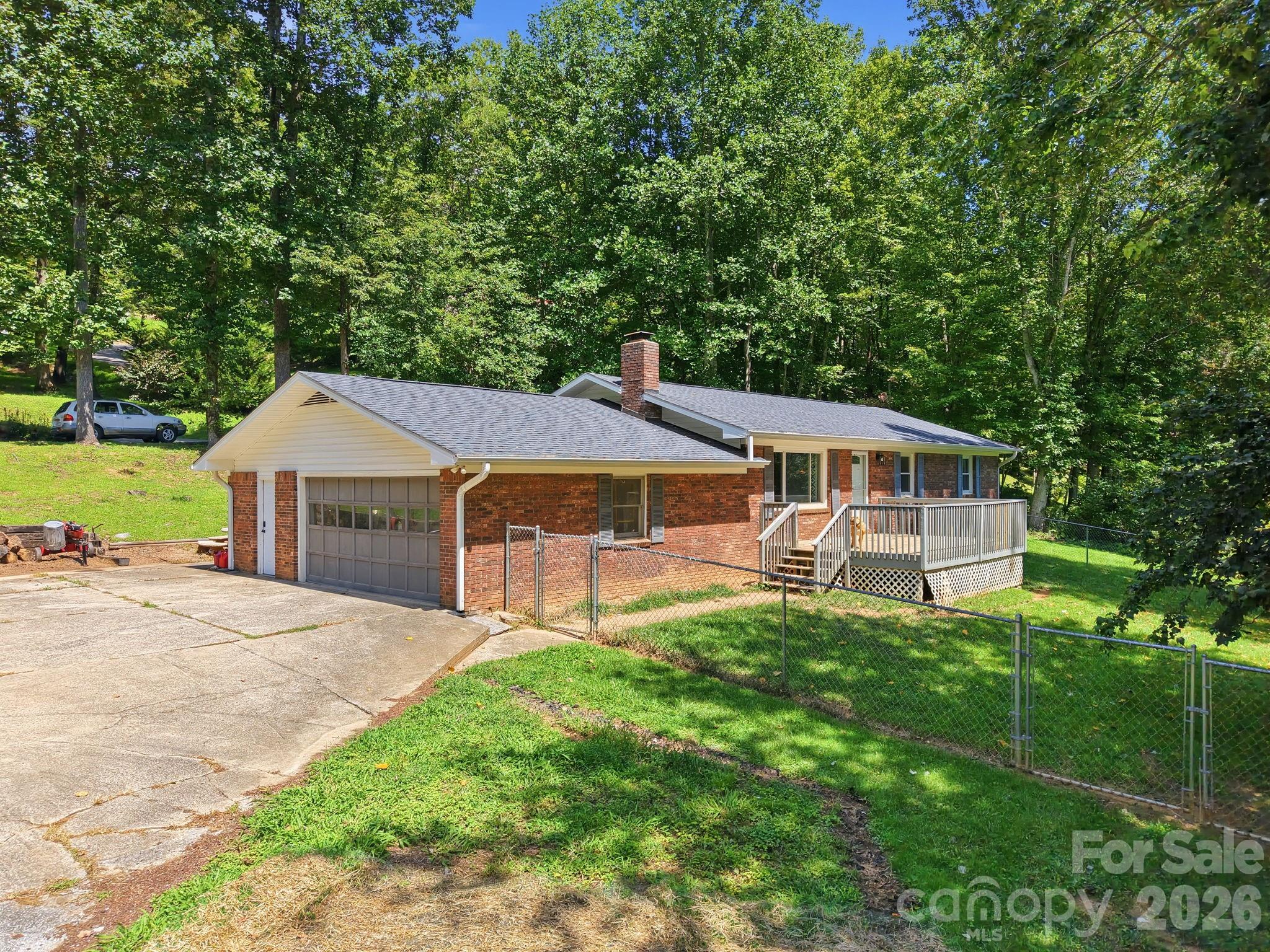 339 Indian Hills Loop — Waynesville