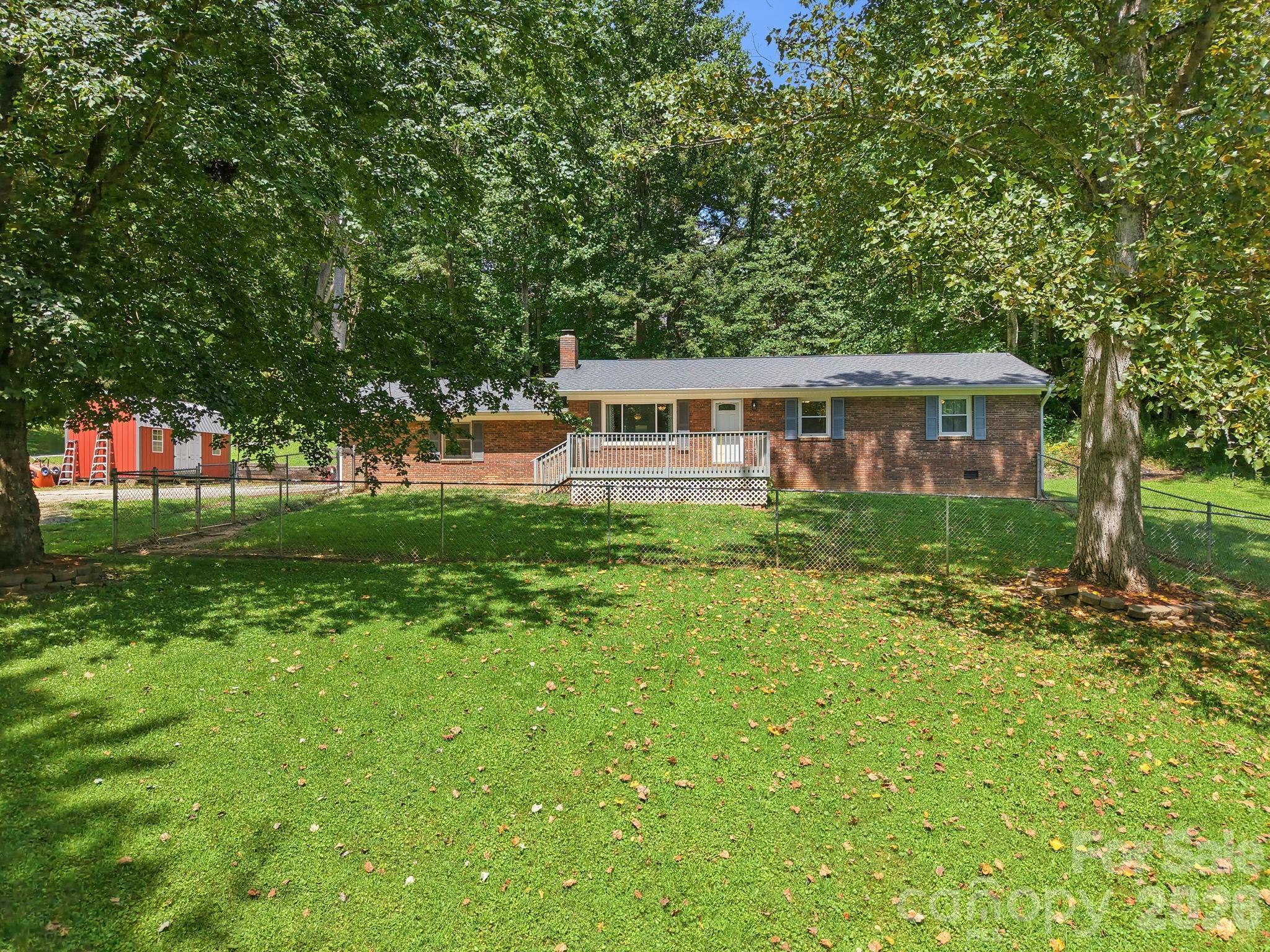 339 Indian Hills Loop — Waynesville