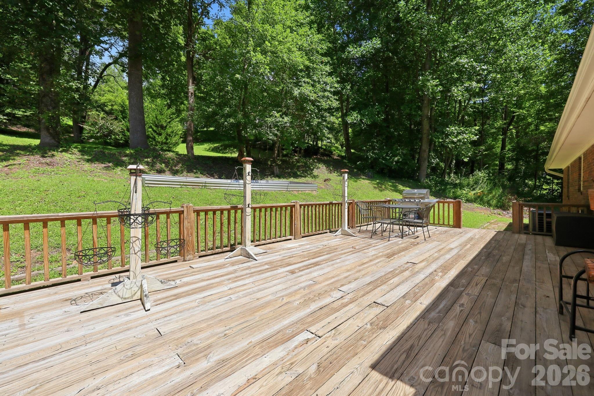 339 Indian Hills Loop — Waynesville