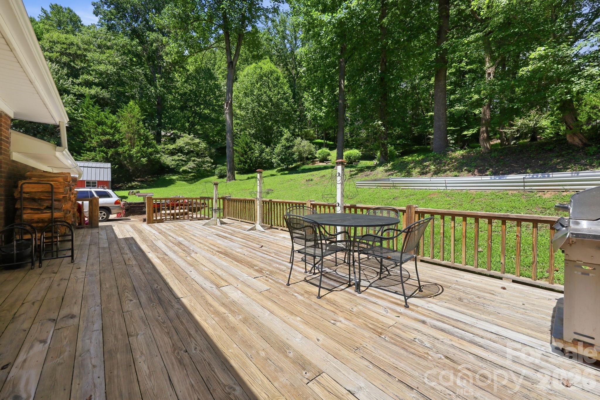 339 Indian Hills Loop — Waynesville
