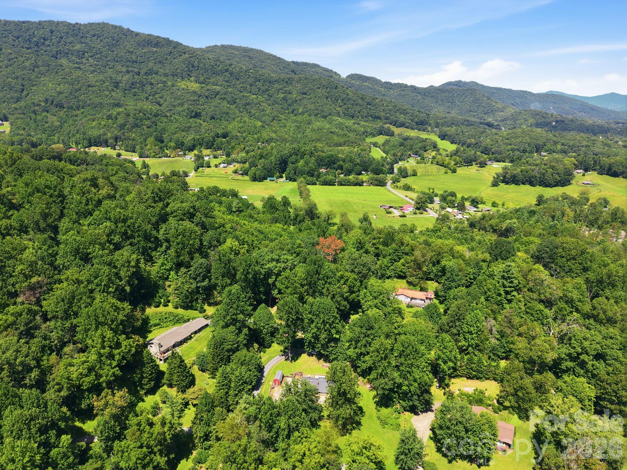 339 Indian Hills Loop — Waynesville