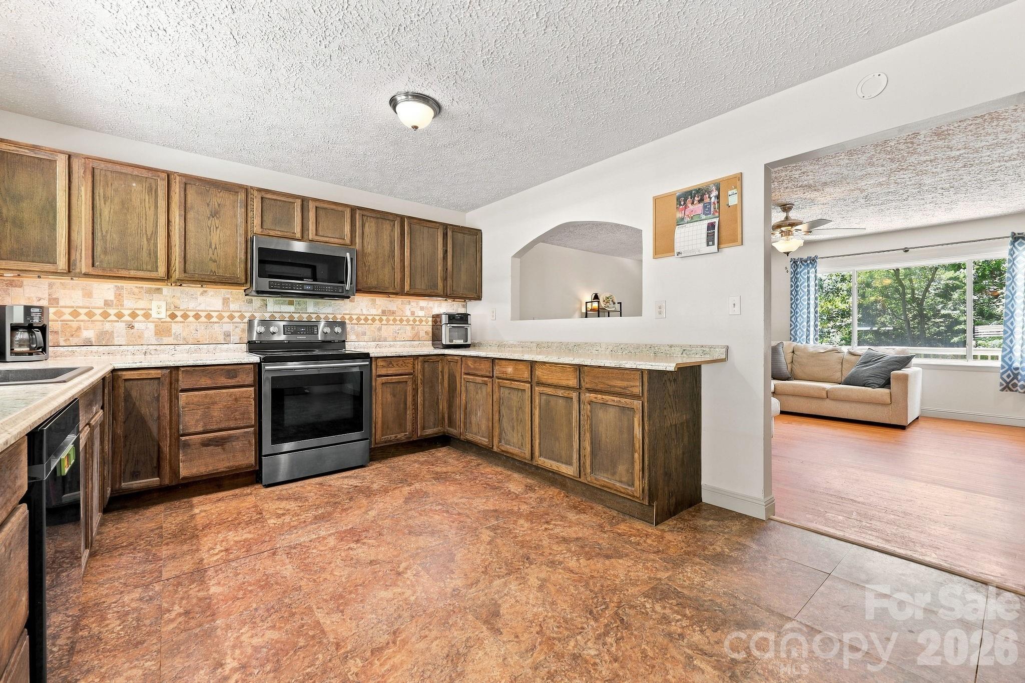 339 Indian Hills Loop — Waynesville